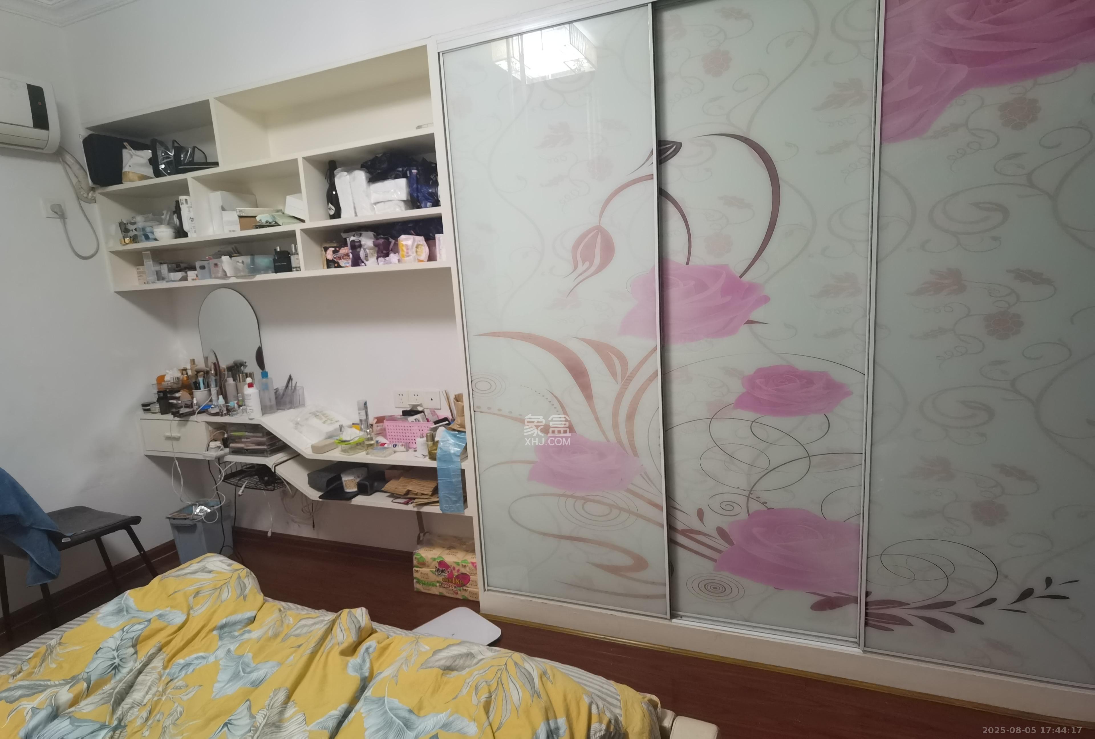 新城新世界一二三期  4室2厅2卫    3800.0元/月 新城新世界一二三期  4室2厅2卫    3800.0元/月室内图