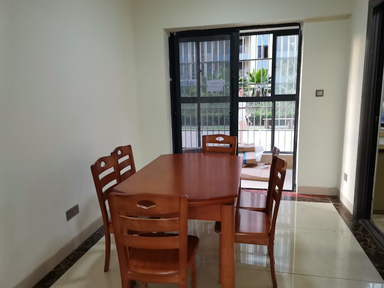 园林管理局宿舍 3室2厅2卫 2700.0元/月 园林管理局宿舍 3室2厅2卫 2700.0元/月室内图