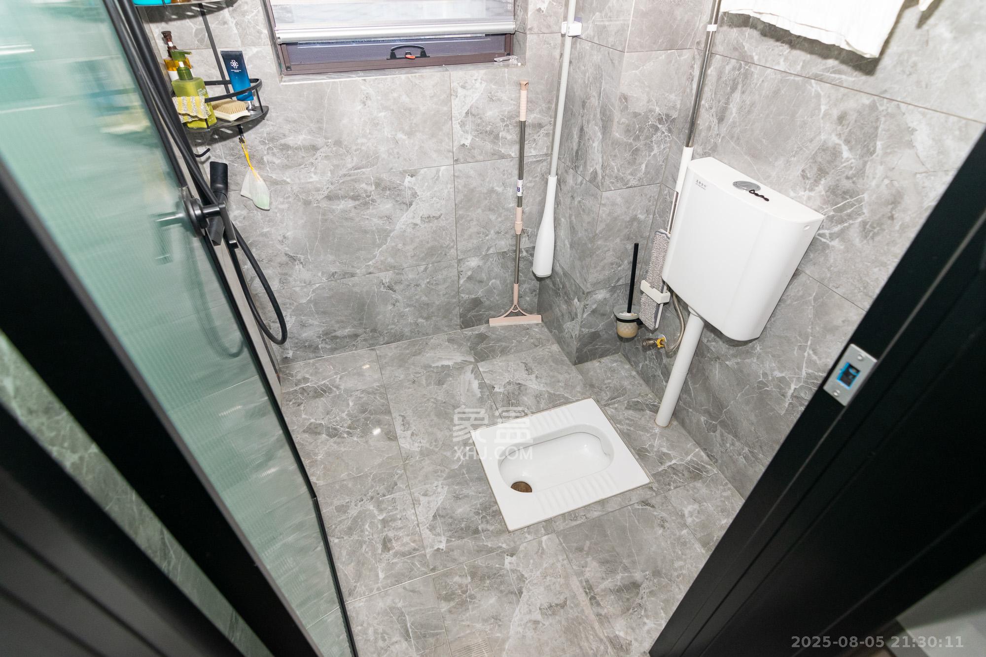 润和长郡(润和紫郡二三期) 4室2厅2卫 149.0万 润和长郡(润和紫郡二三期) 4室2厅2卫 149.0万卫生间