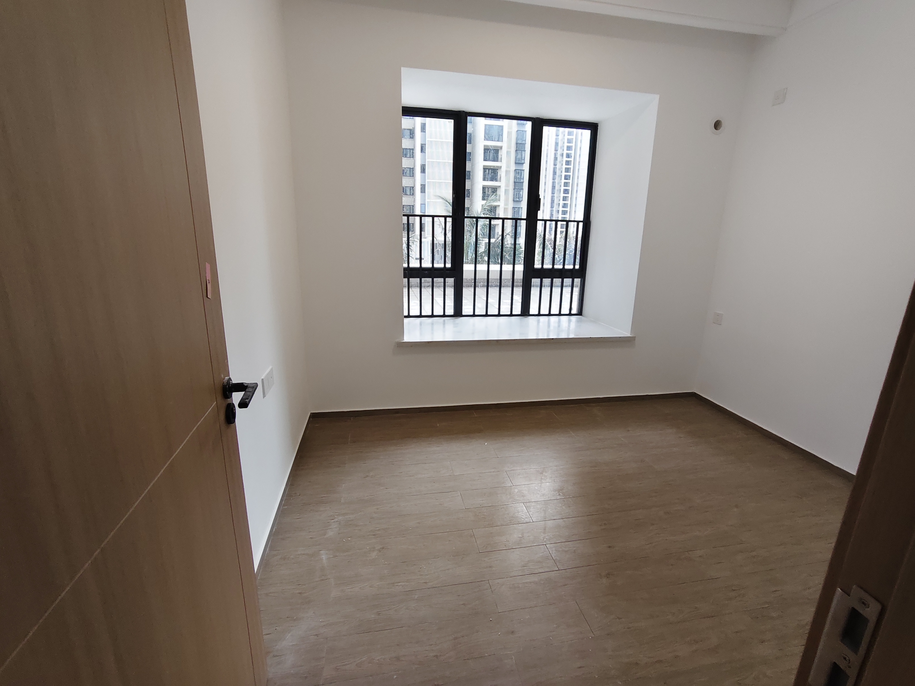 和风家园蓝天居  3室2厅2卫    2000.0元/月室内图