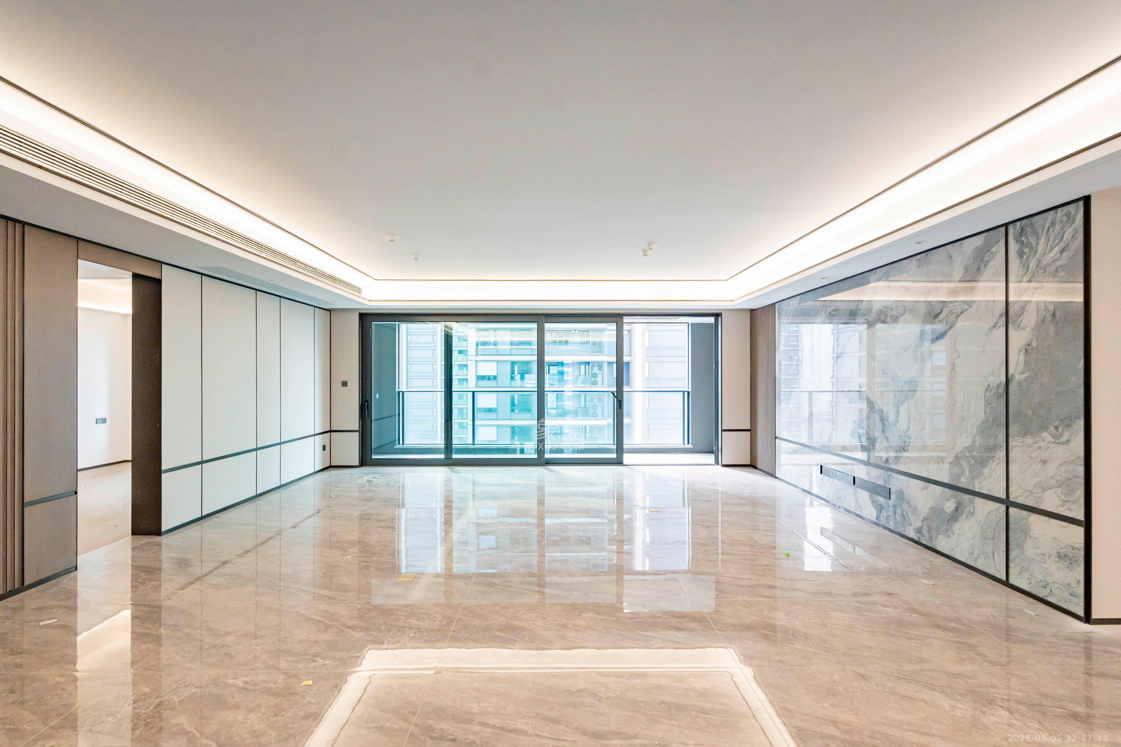 建发养云  4室2厅3卫   476.00万