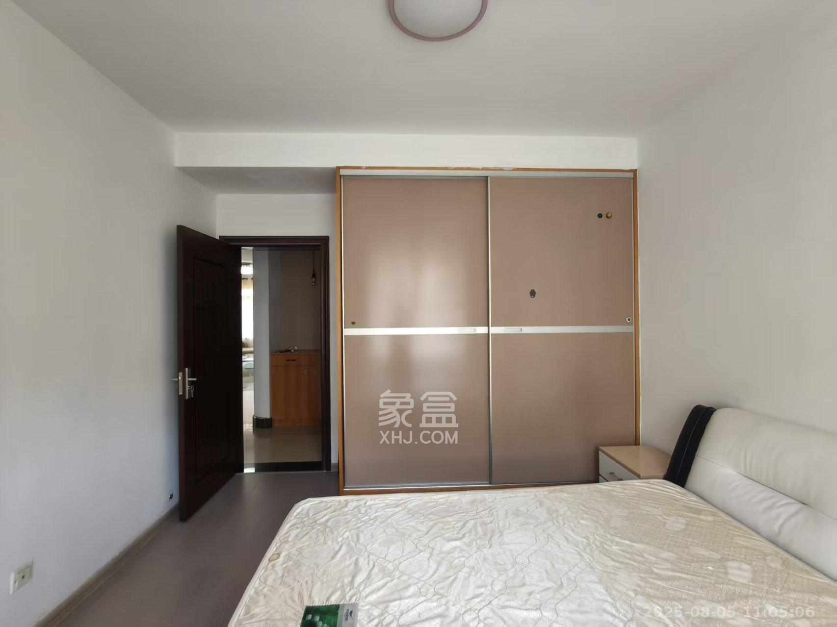 锦湘国际星城二期（锦雅苑）  4室2厅1卫    2300.0元/月室内图