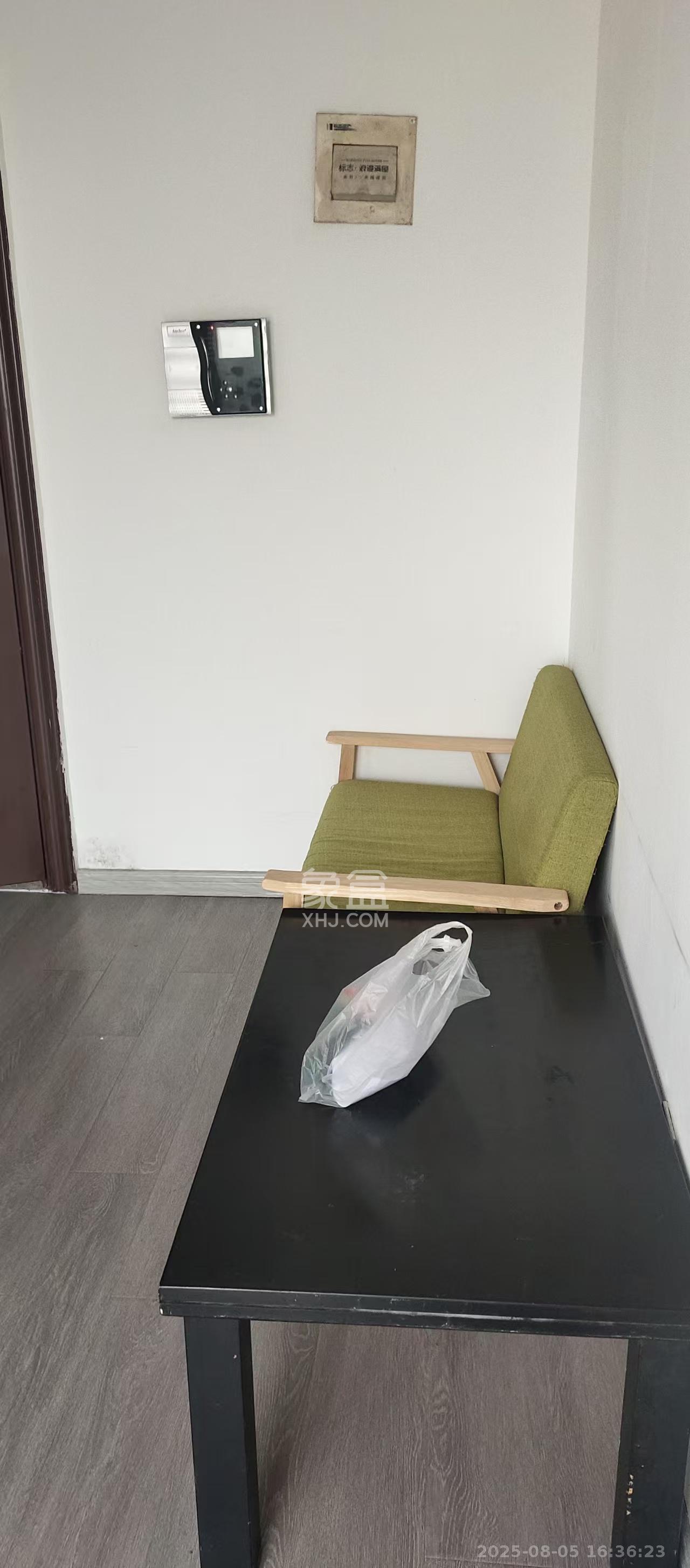 标志浪漫满屋（枫景公寓）  1室1厅1卫   1400.00元/月室内图