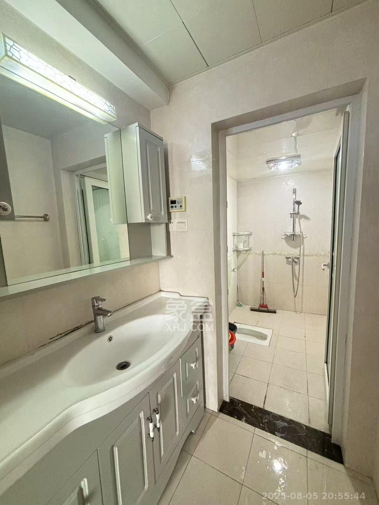 湘域中央  3室2厅2卫    5000.0元/月室内图