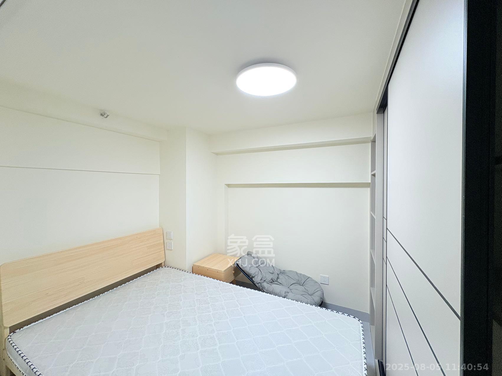 卓越伊景苑  2室1厅1卫    1700.0元/月室内图