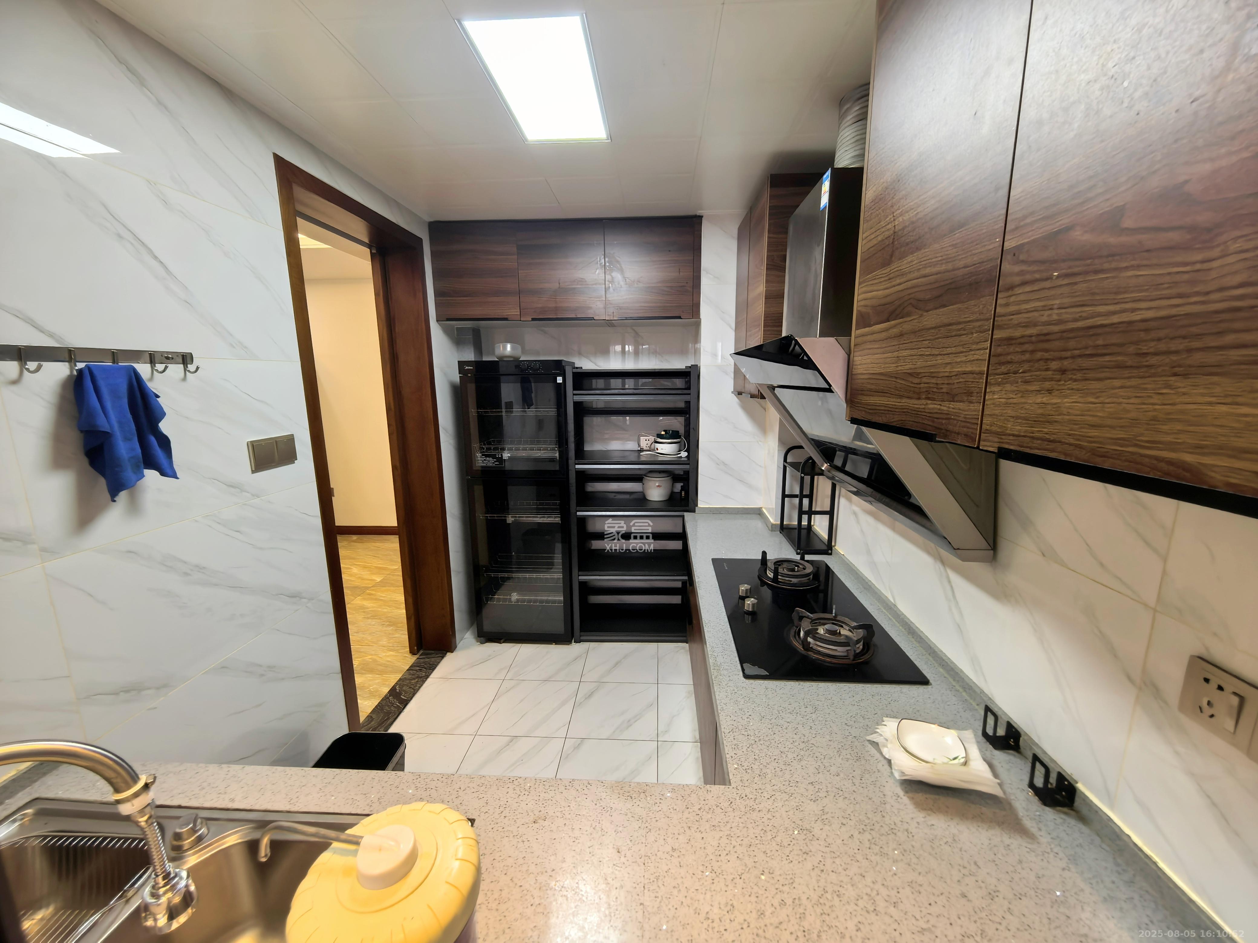 中城丽景香山园 3室2厅1卫 3500.0元/月 中城丽景香山园 3室2厅1卫 3500.0元/月室内图