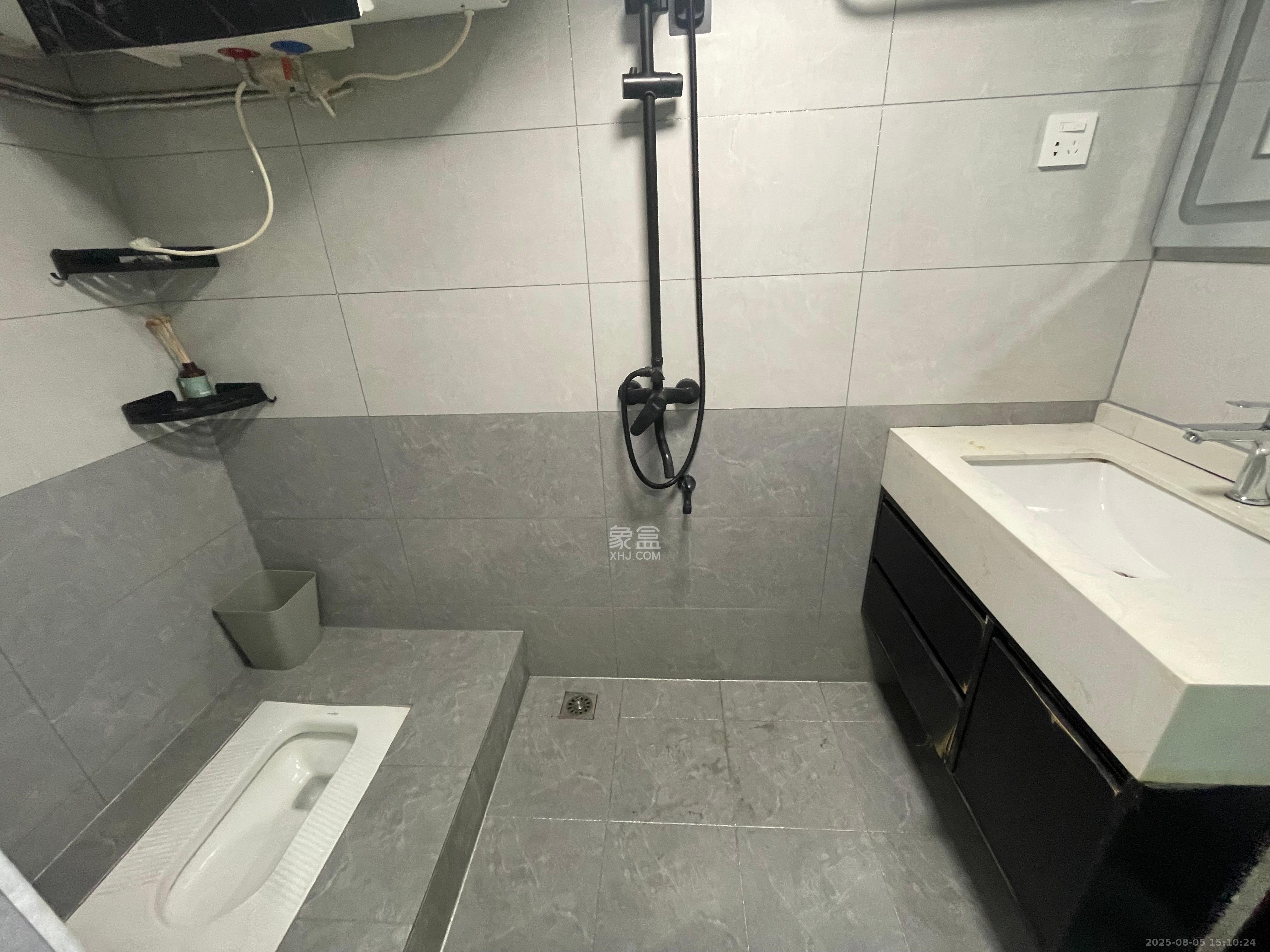 弘坤云寓 2室1厅1卫 2600.0元/月 弘坤云寓 2室1厅1卫 2600.0元/月室内图