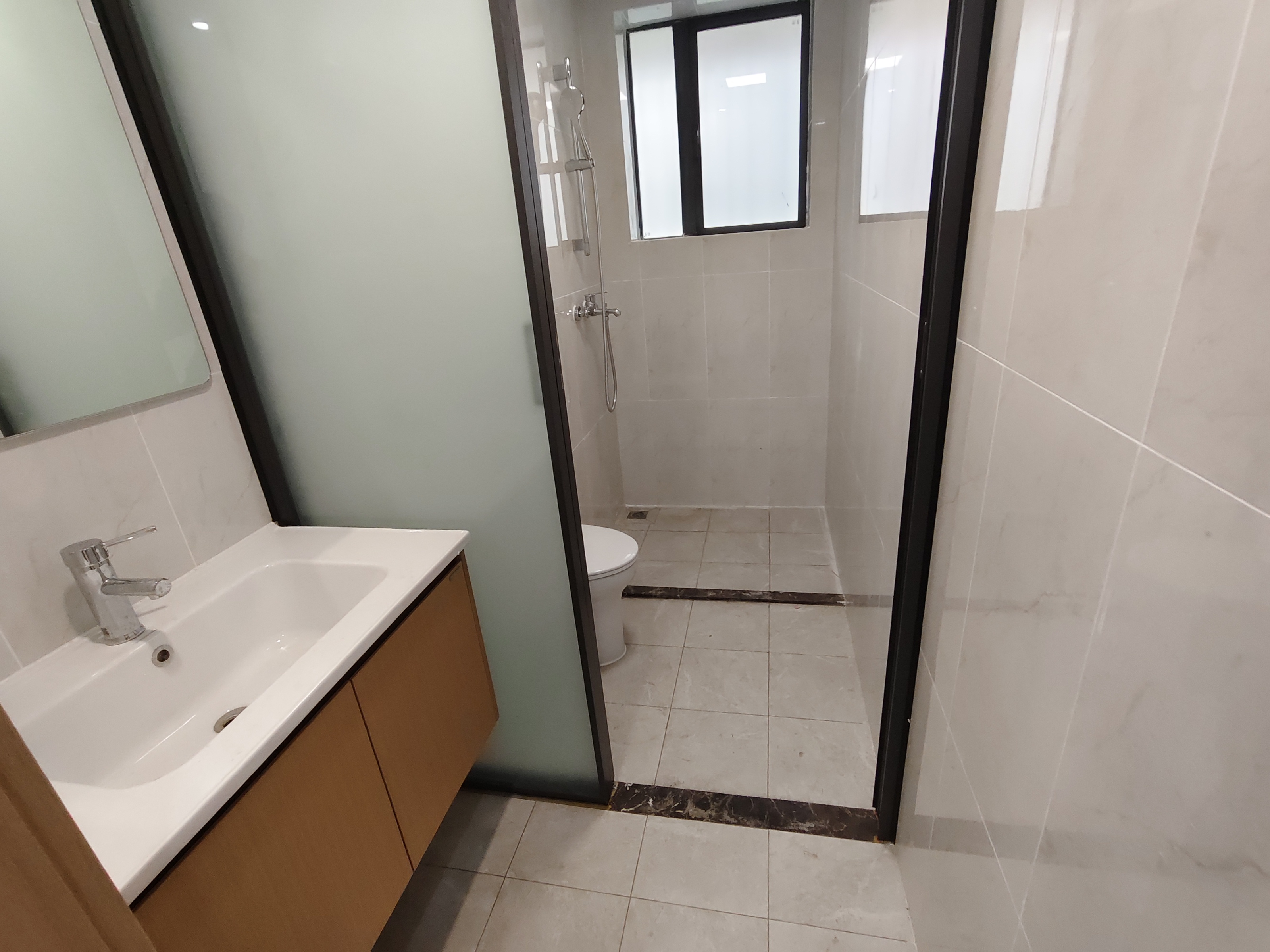 和风家园蓝天居  3室2厅2卫    2000.0元/月室内图