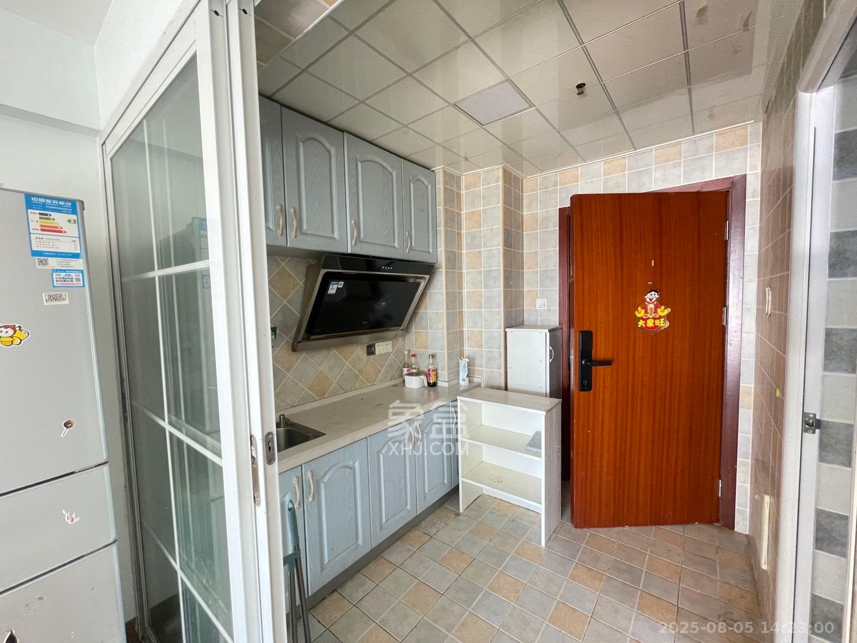 东怡外国(南湖一号) 1室1厅1卫 2000.0元/月 东怡外国(南湖一号) 1室1厅1卫 2000.0元/月室内图