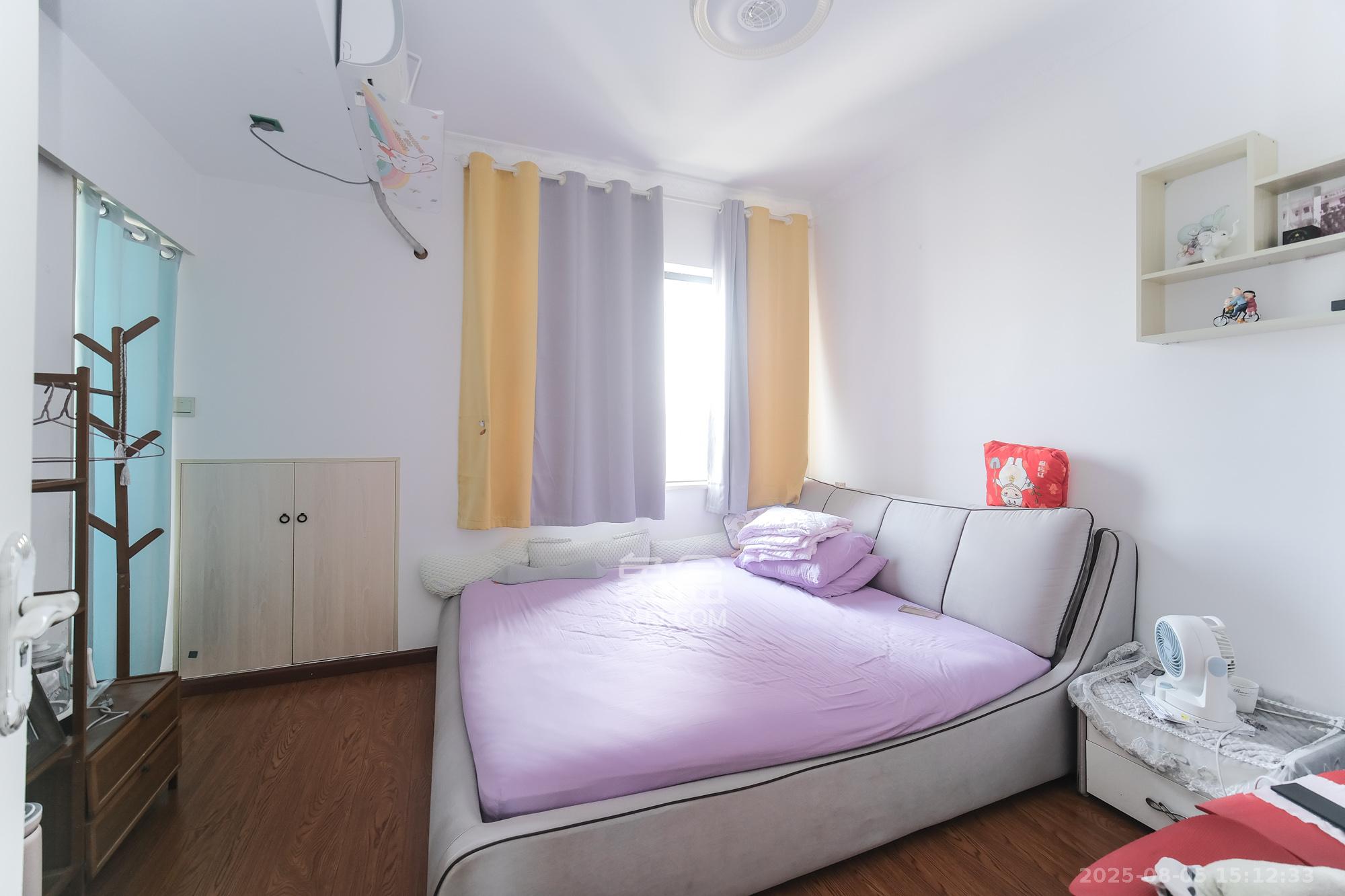 月亮湾草莓街区一、二期 4室2厅1卫 112.8万 月亮湾草莓街区一、二期 4室2厅1卫 112.8万卧室