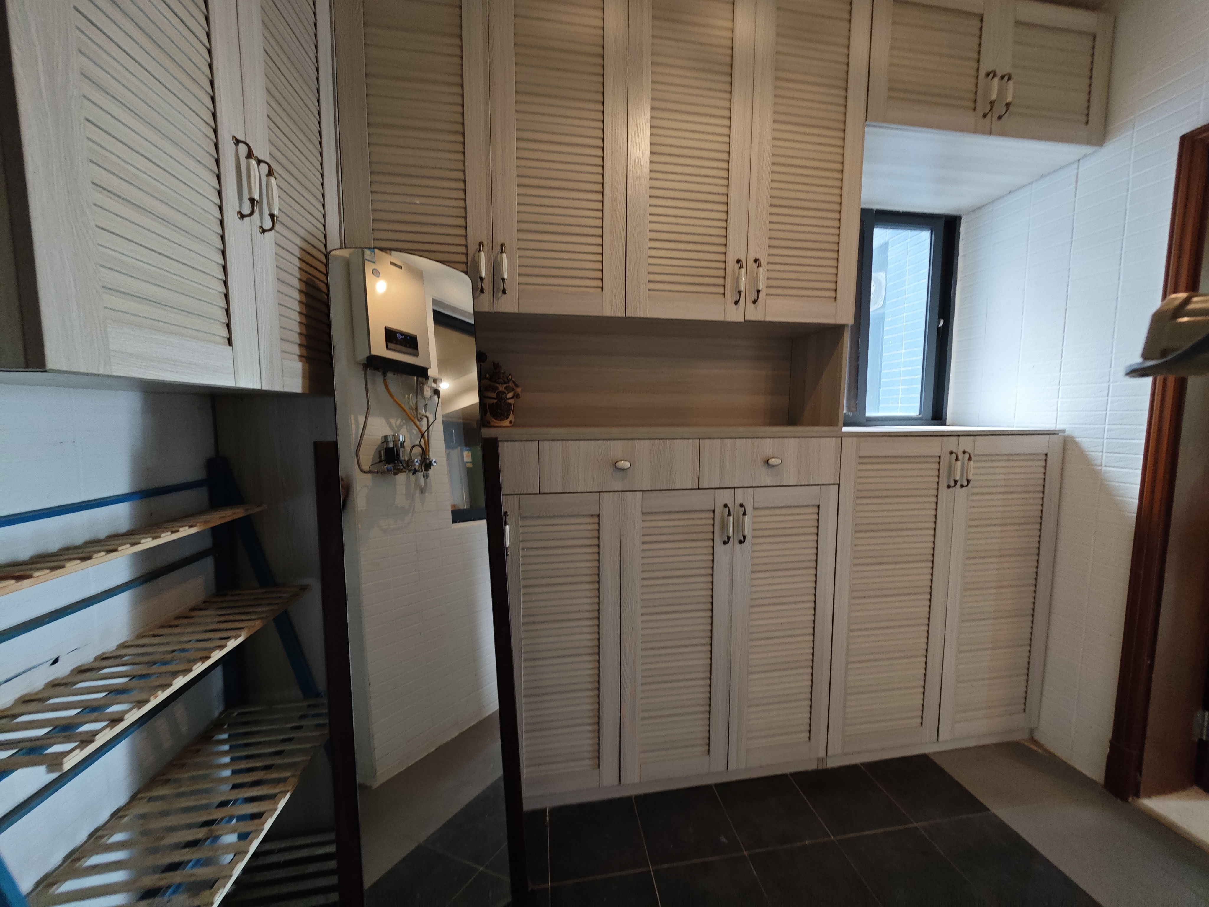 碧桂园滨海国际二期(君临湾) 3室2厅1卫 2500.0元/月 碧桂园滨海国际二期(君临湾) 3室2厅1卫 2500.0元/月室内图