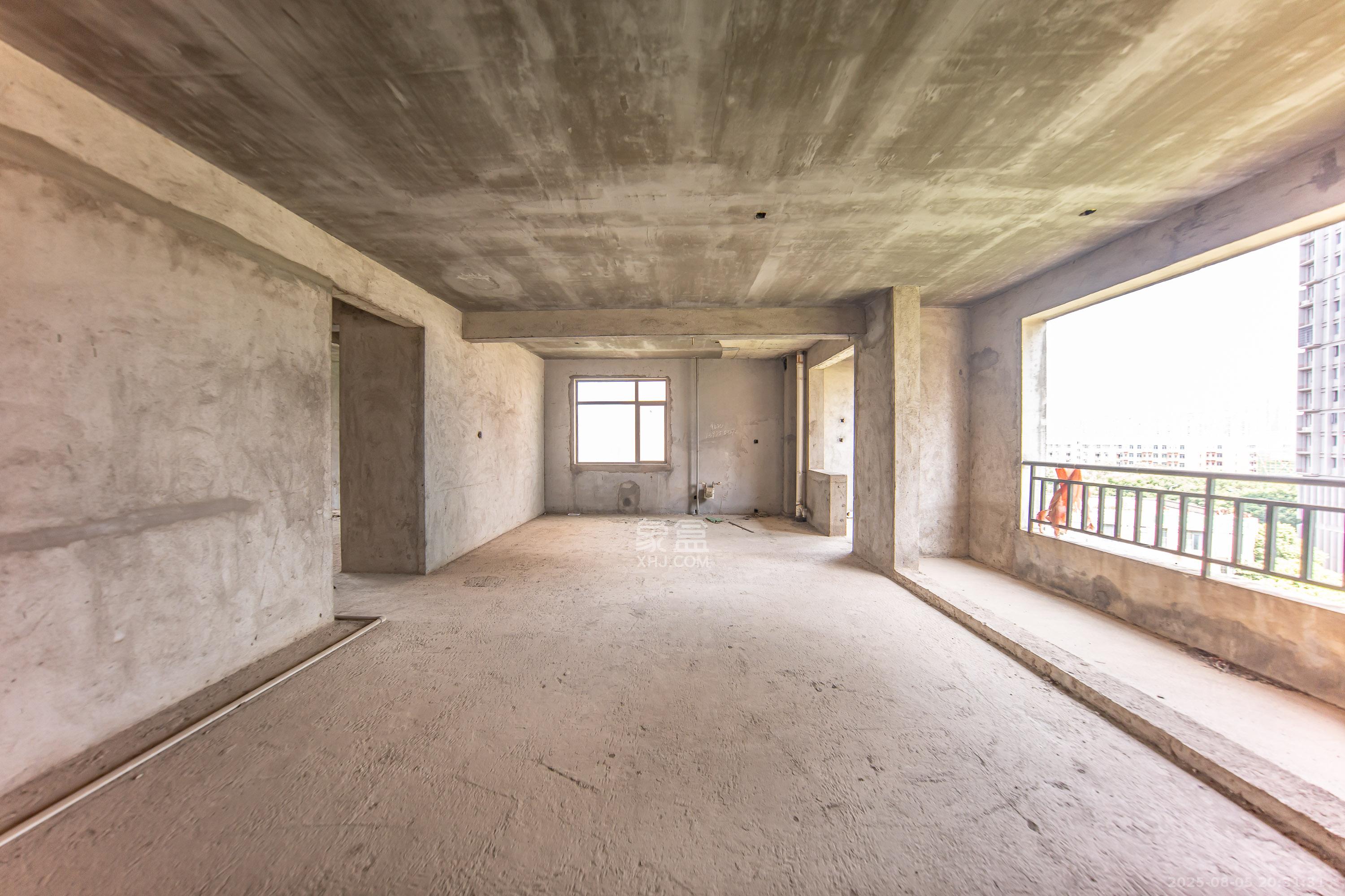 枫华府第 3室2厅2卫 62.0万 枫华府第 3室2厅2卫 62.0万客厅