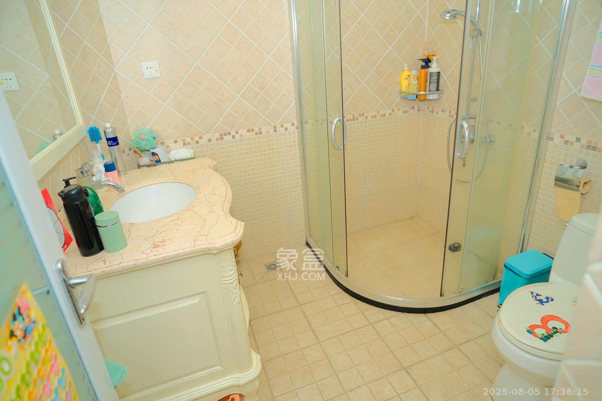 山水湾  1室2厅3卫    398.0万 山水湾  1室2厅3卫    398.0万卫生间