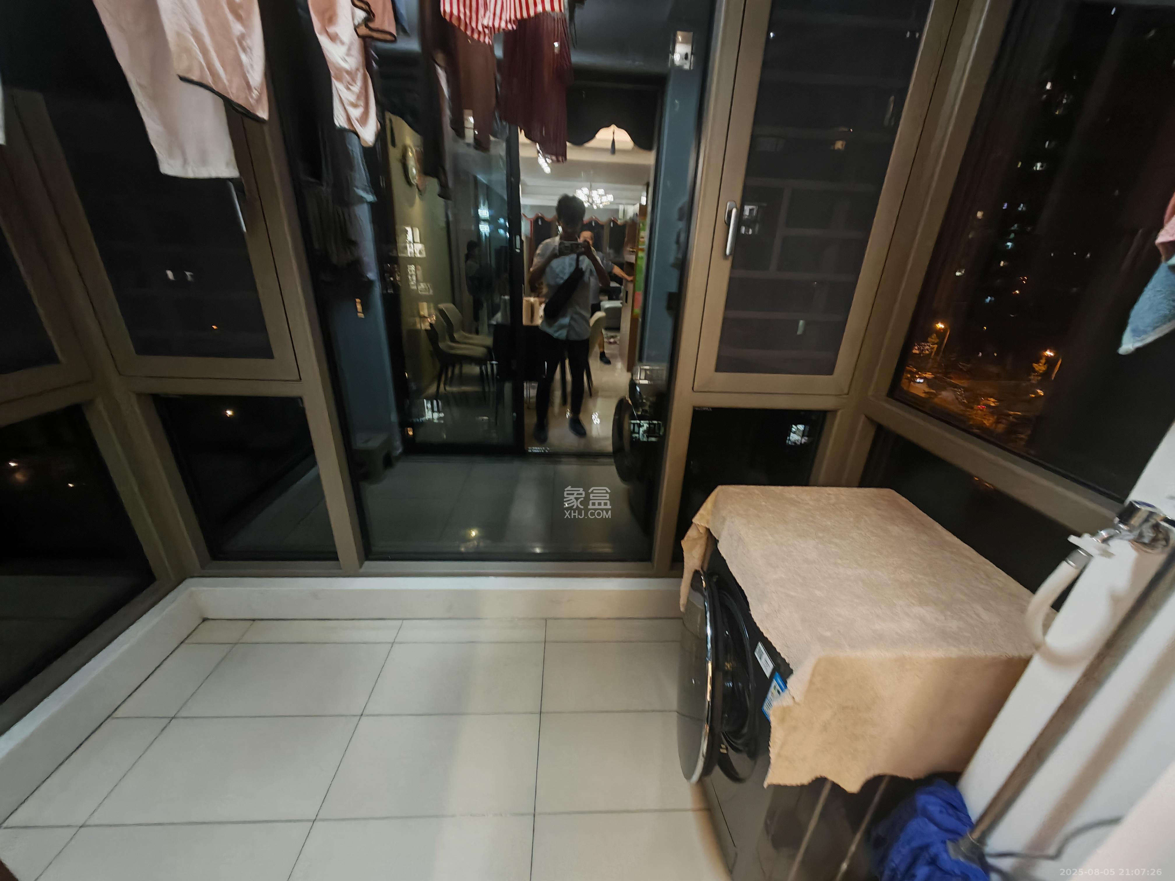 梅溪湖金茂湾  3室2厅2卫   3300.00元/月室内图