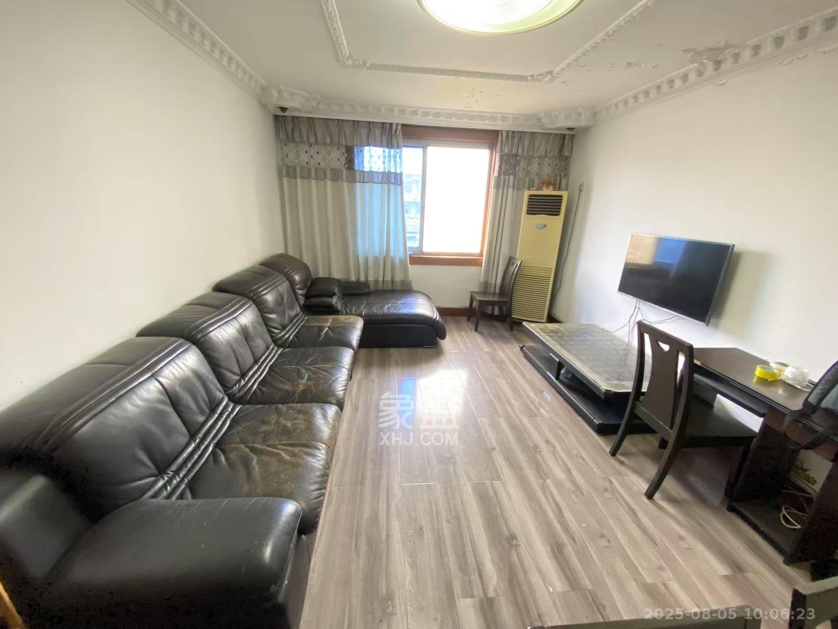 水泵厂宿舍  2室2厅1卫    1450.0元/月 水泵厂宿舍  2室2厅1卫    1450.0元/月