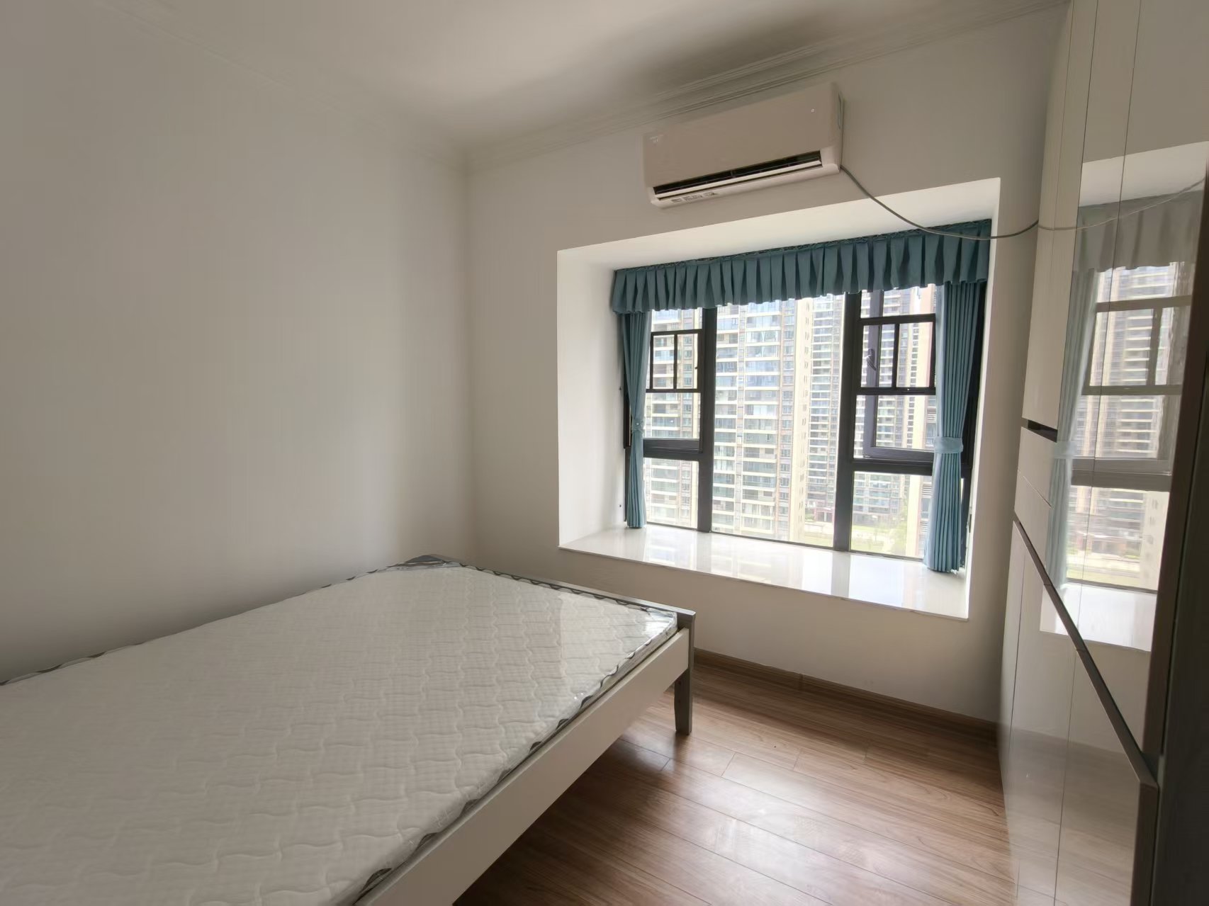 碧桂园梓山府 4室2厅2卫 2400.0元/月 碧桂园梓山府 4室2厅2卫 2400.0元/月室内图