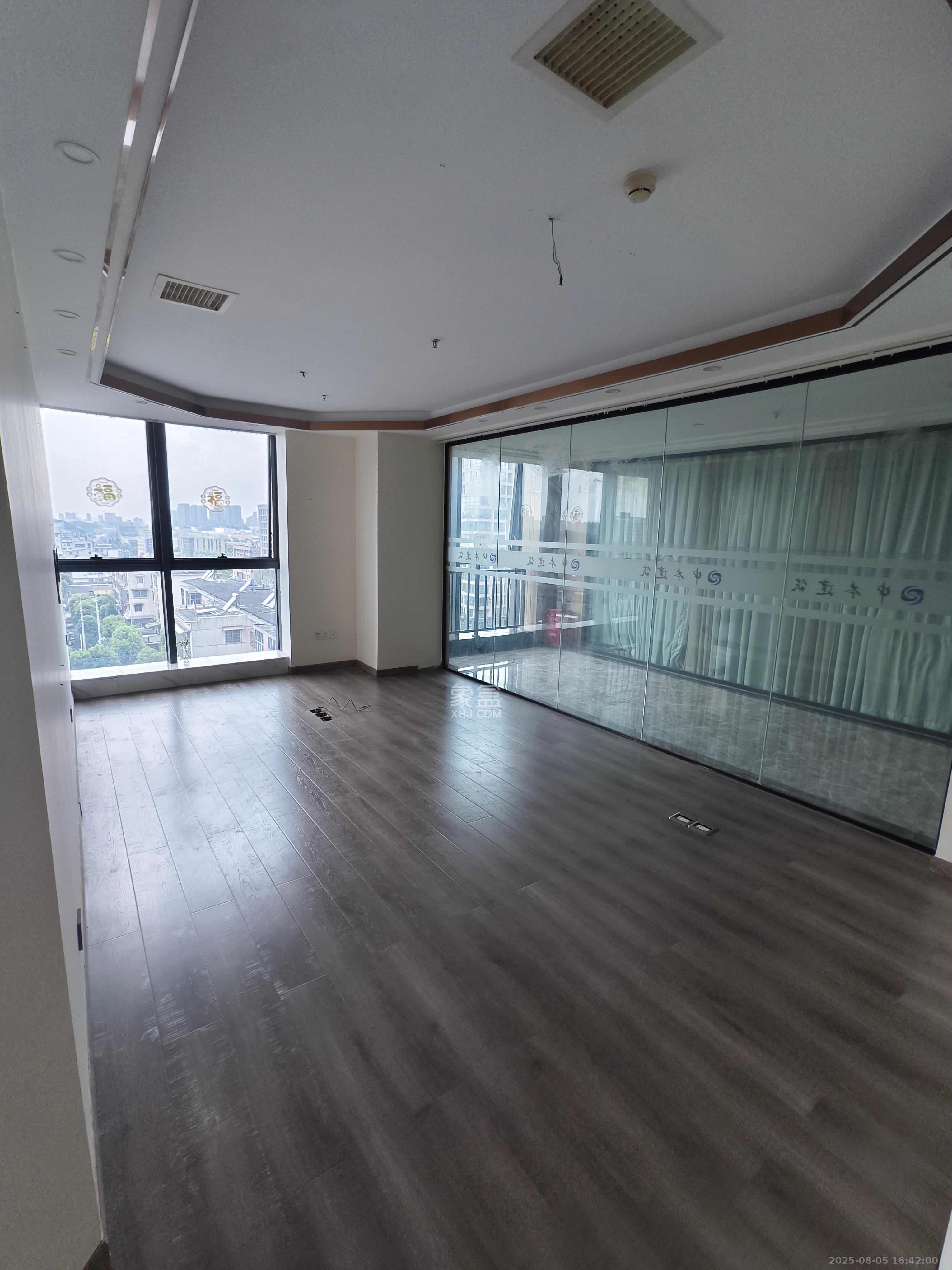 长房时代天地   164.0㎡     10000.00元/月室内图