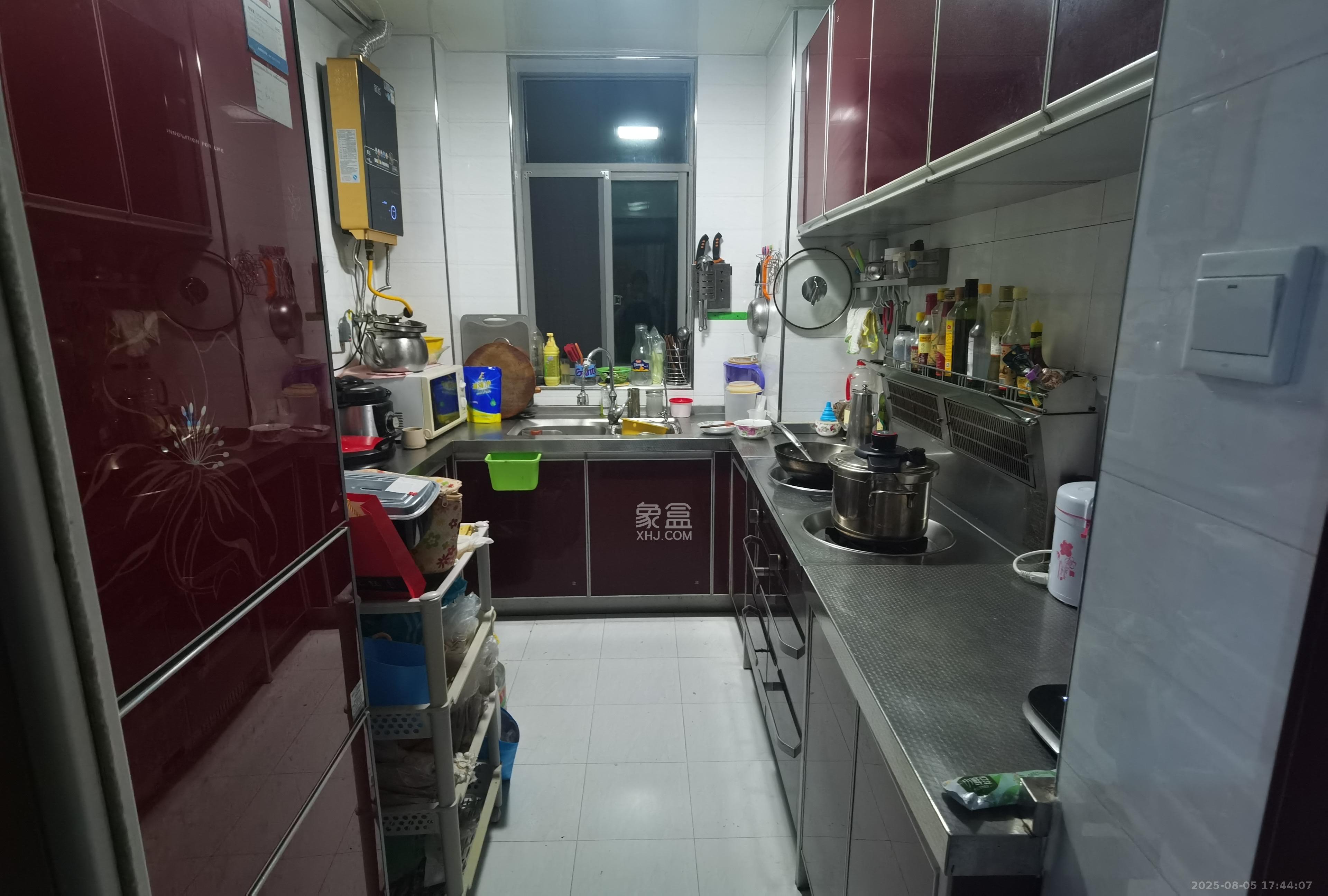 新城新世界一二三期  4室2厅2卫    3800.0元/月室内图