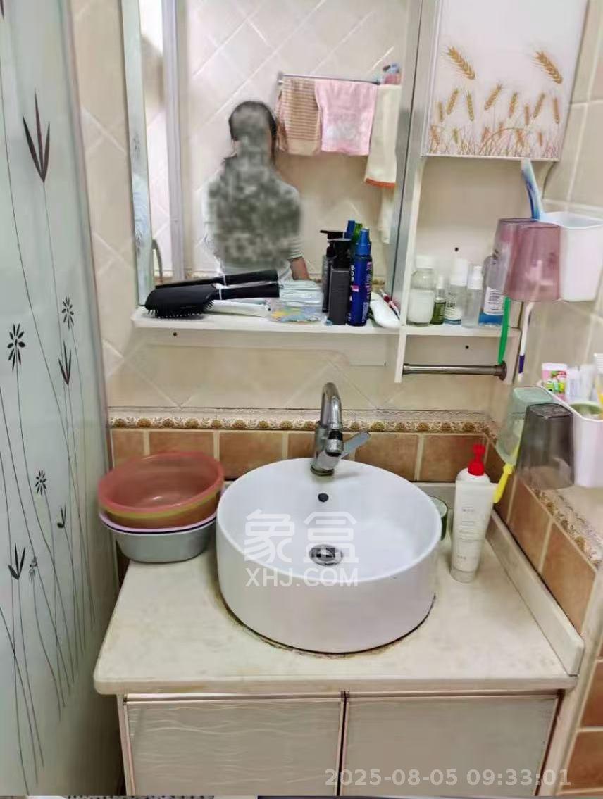 华美公寓(新猎鹰公寓)  3室2厅1卫    2000.0元/月 华美公寓(新猎鹰公寓)  3室2厅1卫    2000.0元/月室内图