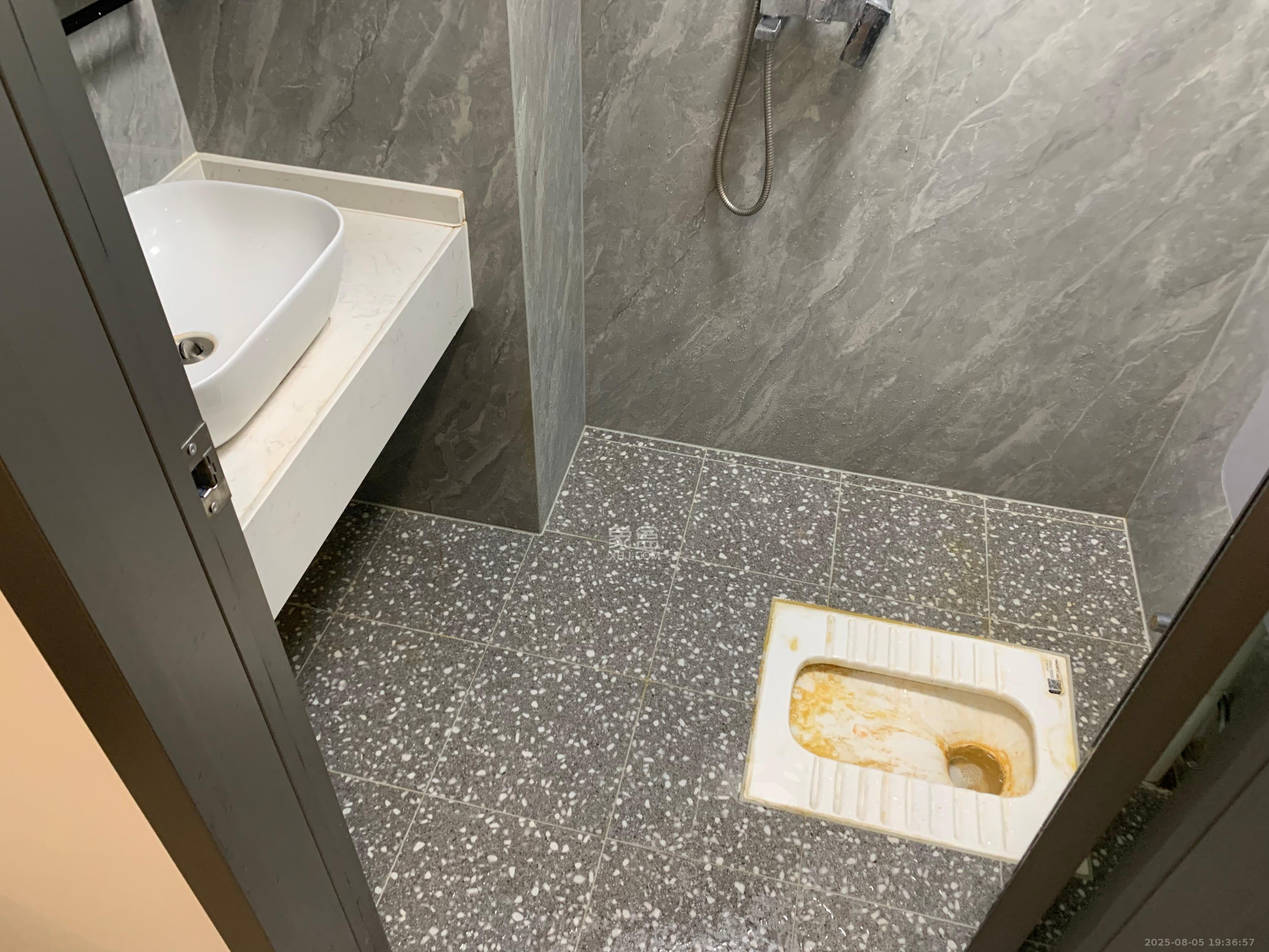 保利海德公园  1室1厅1卫    1800.0元/月 保利海德公园  1室1厅1卫    1800.0元/月室内图