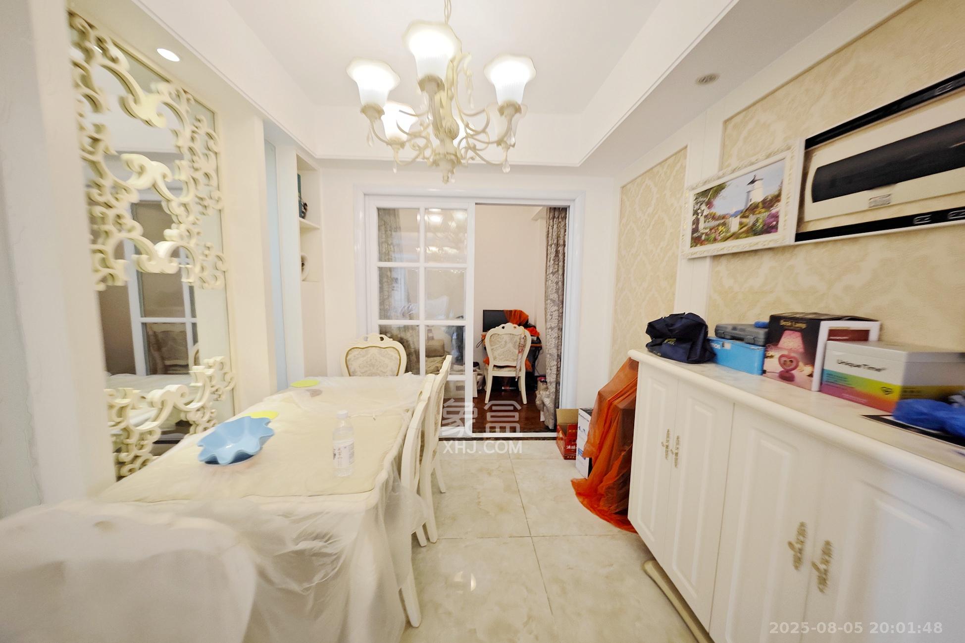 阳光锦城  3室2厅1卫    104.8万 阳光锦城  3室2厅1卫    104.8万客厅