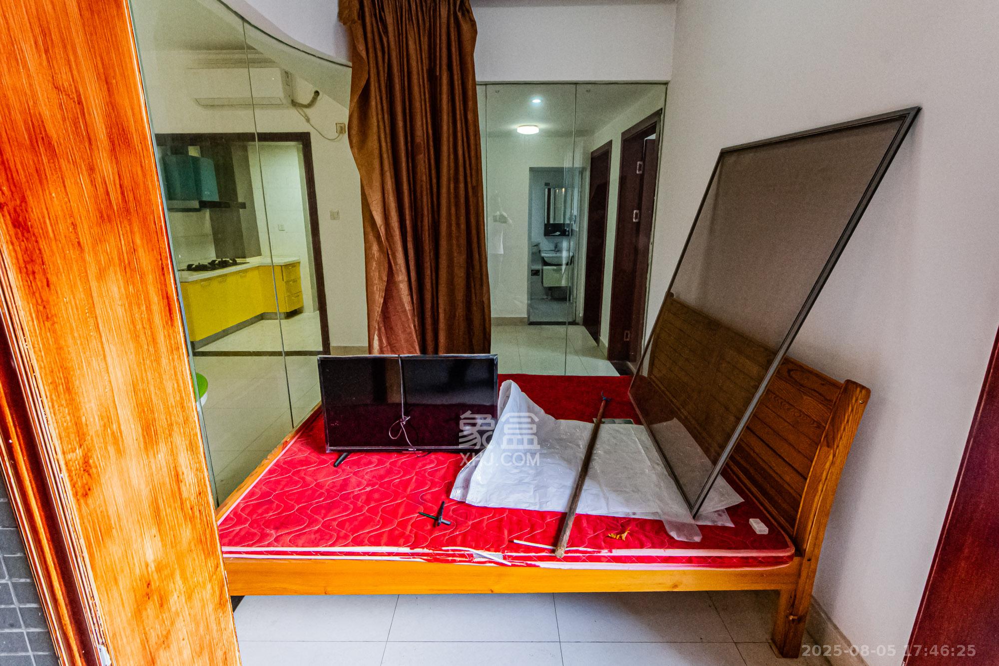 滨江君悦香邸 2室2厅1卫 88.0万 滨江君悦香邸 2室2厅1卫 88.0万卧室