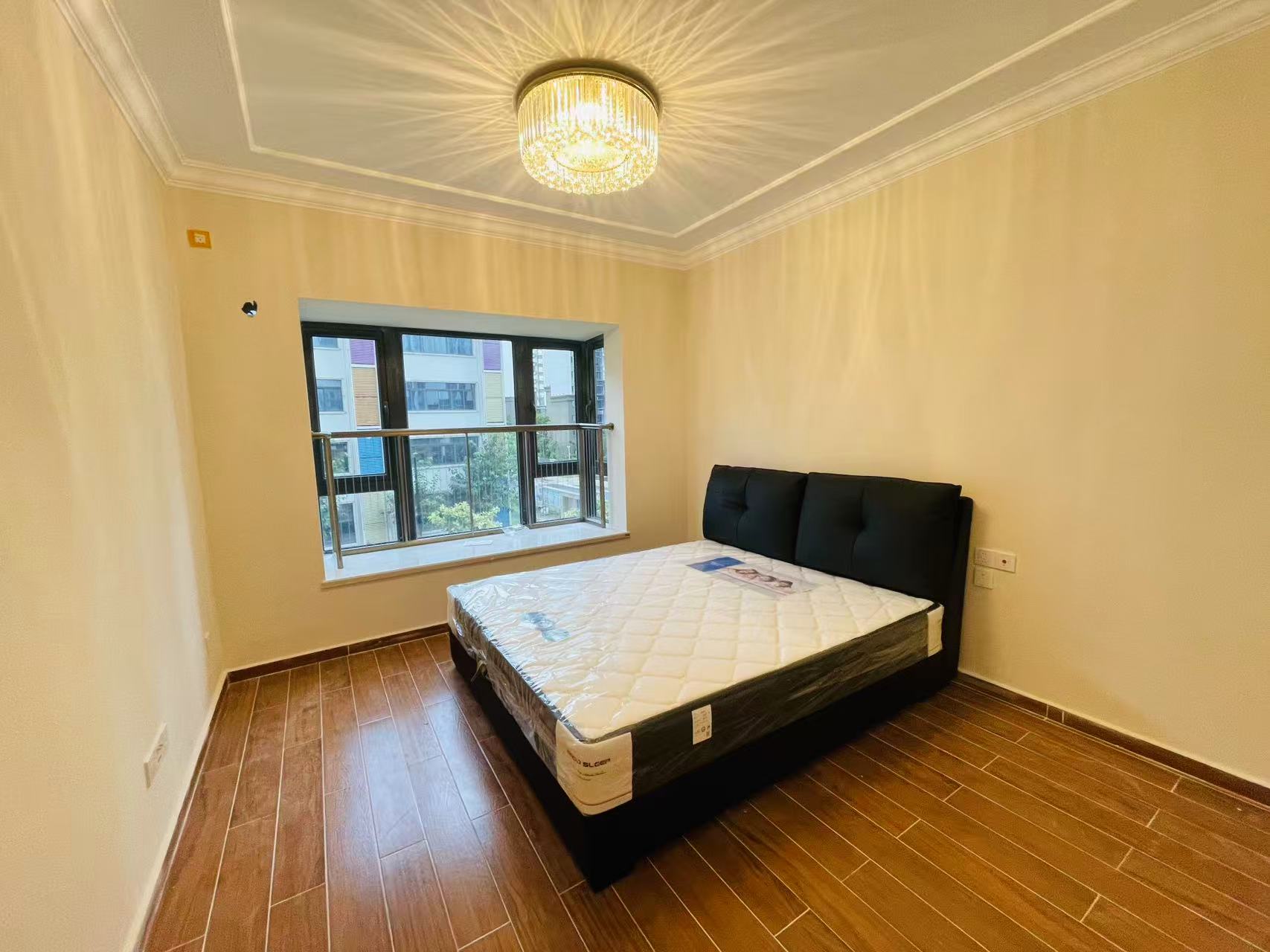 恒大美丽沙天韵湾 3室2厅2卫 3500.0元/月 恒大美丽沙天韵湾 3室2厅2卫 3500.0元/月室内图