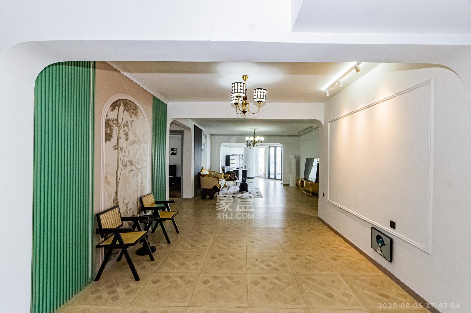 湘江世纪城富湾国际 4室2厅3卫 380.00万 湘江世纪城富湾国际 4室2厅3卫 380.00万客厅