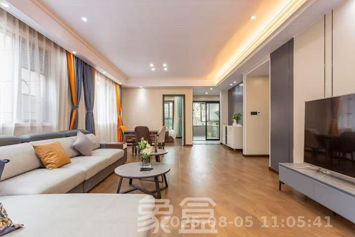 绿地湖湘中心  3室2厅2卫   4700.00元/月室内图
