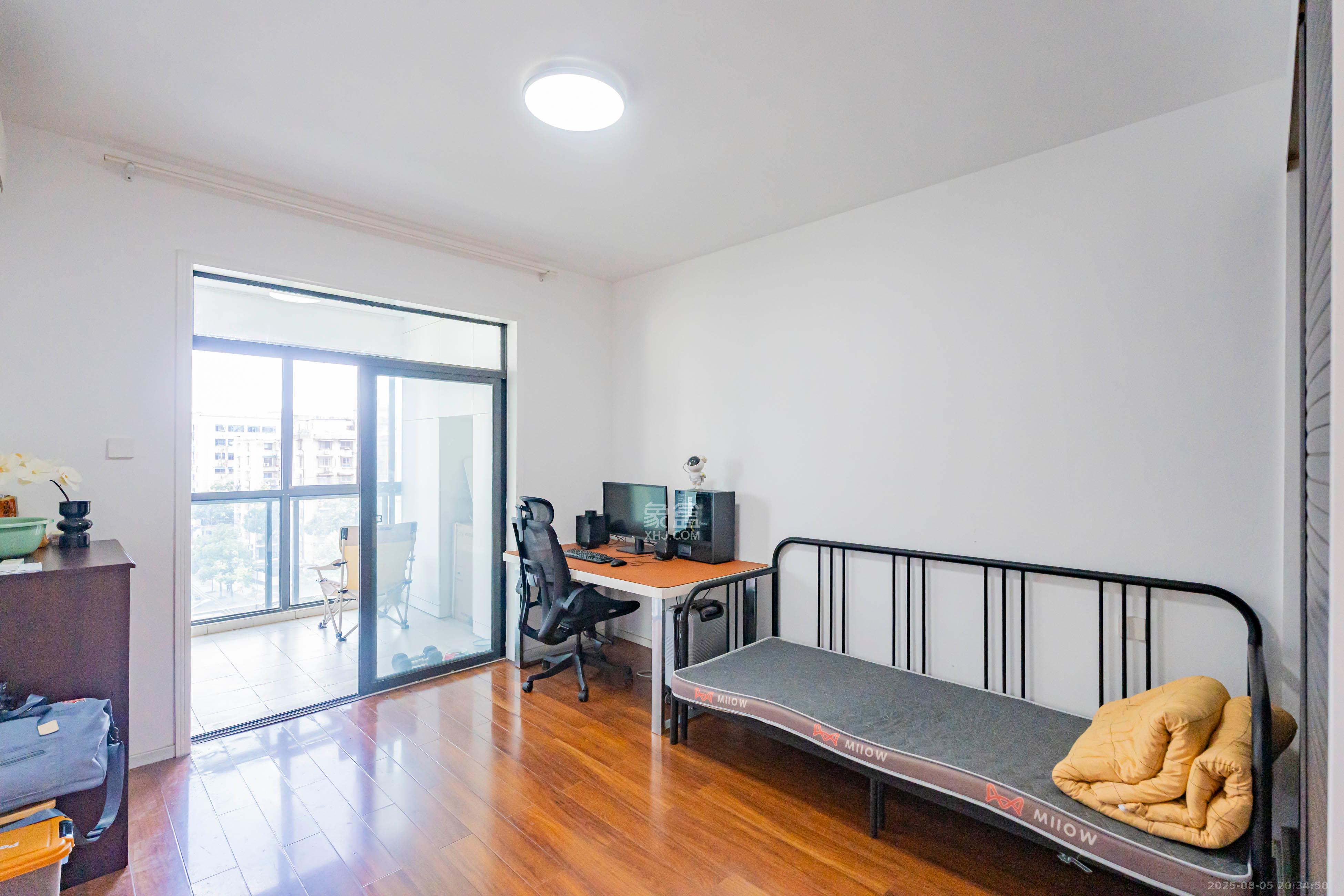 香樟雅郡  4室2厅2卫    125.0万 香樟雅郡  4室2厅2卫    125.0万卧室