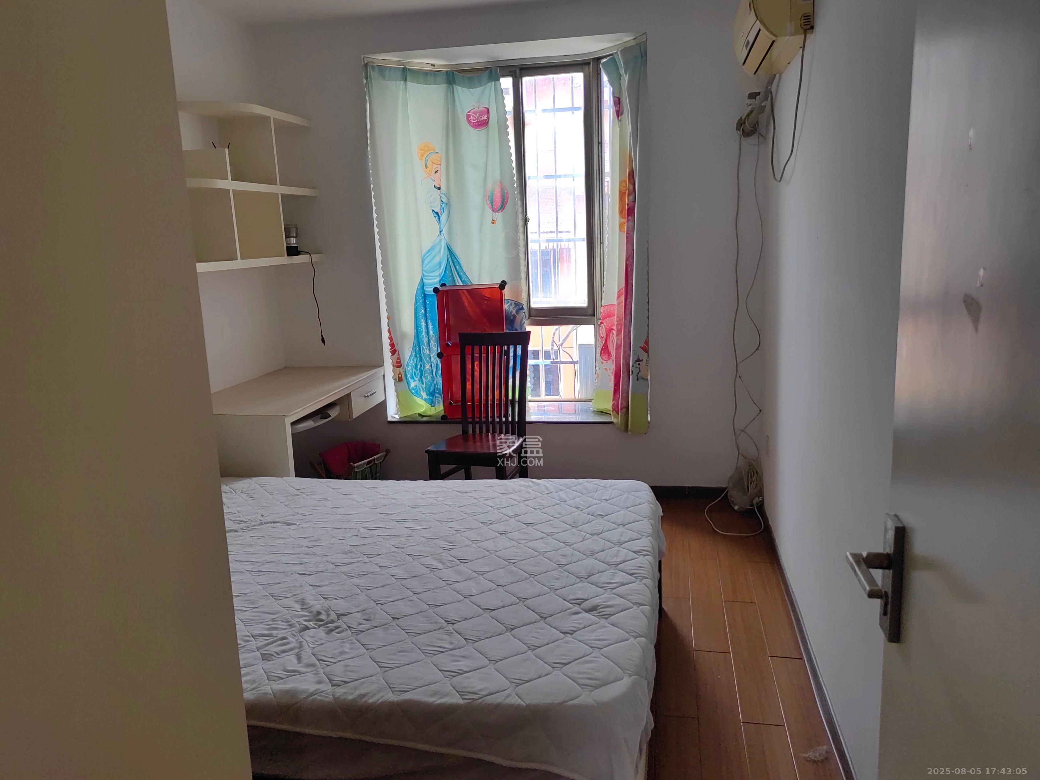 阳明山庄 4室2厅2卫 2000.0元/月 阳明山庄 4室2厅2卫 2000.0元/月室内图