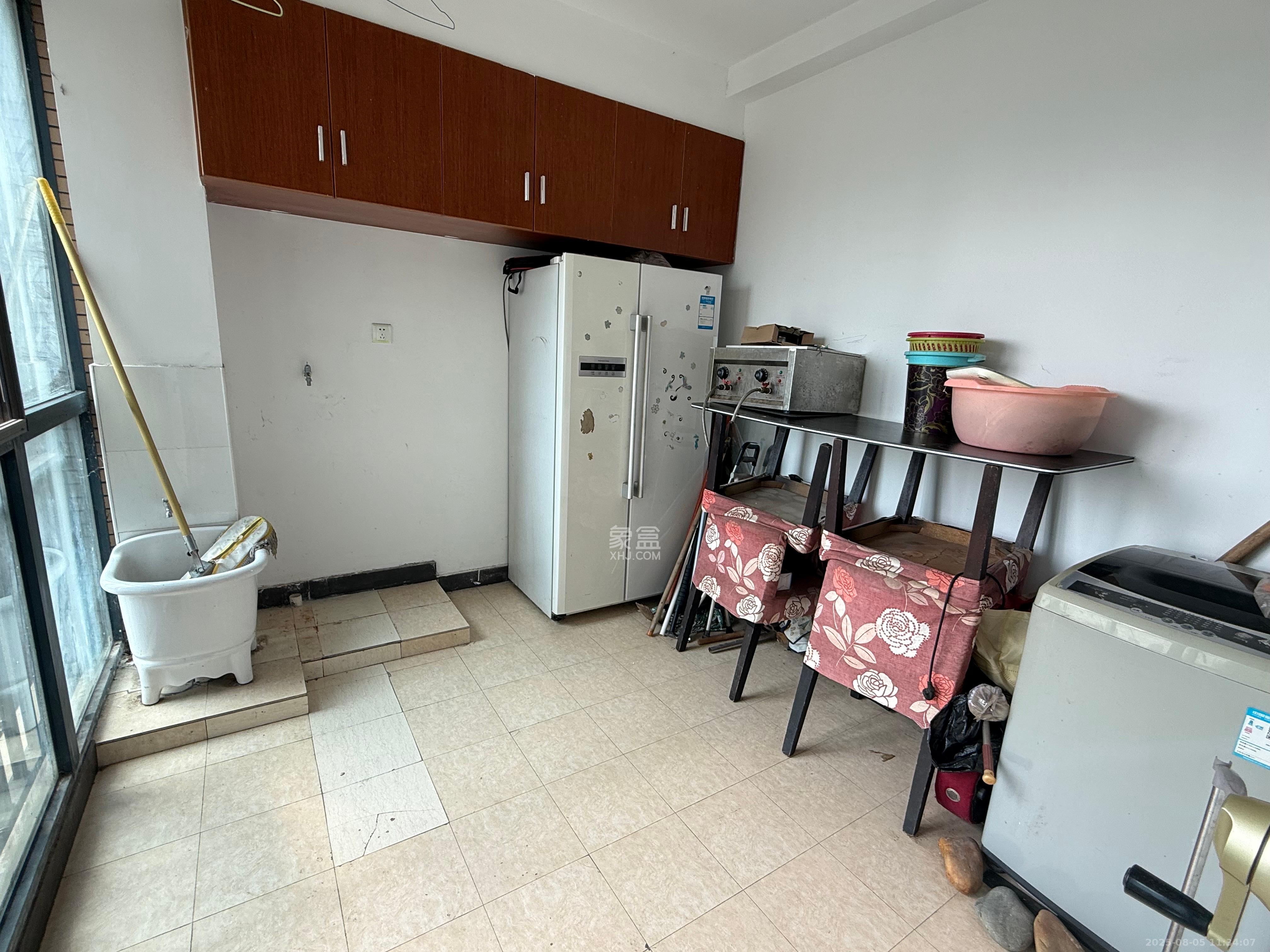 融圣国际 3室2厅2卫 3000.0元/月 融圣国际 3室2厅2卫 3000.0元/月室内图