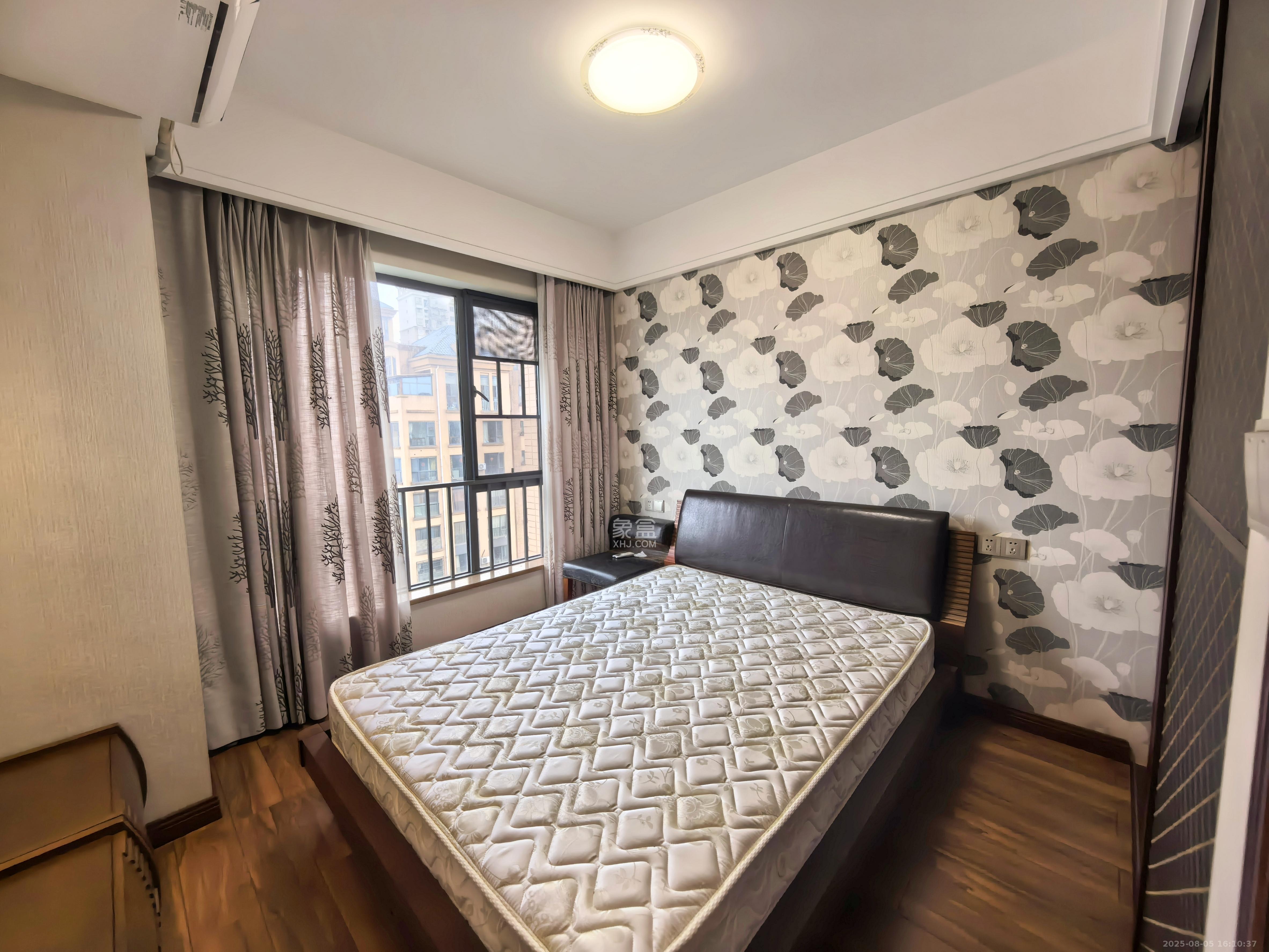 中城丽景香山园 3室2厅1卫 3500.0元/月 中城丽景香山园 3室2厅1卫 3500.0元/月室内图