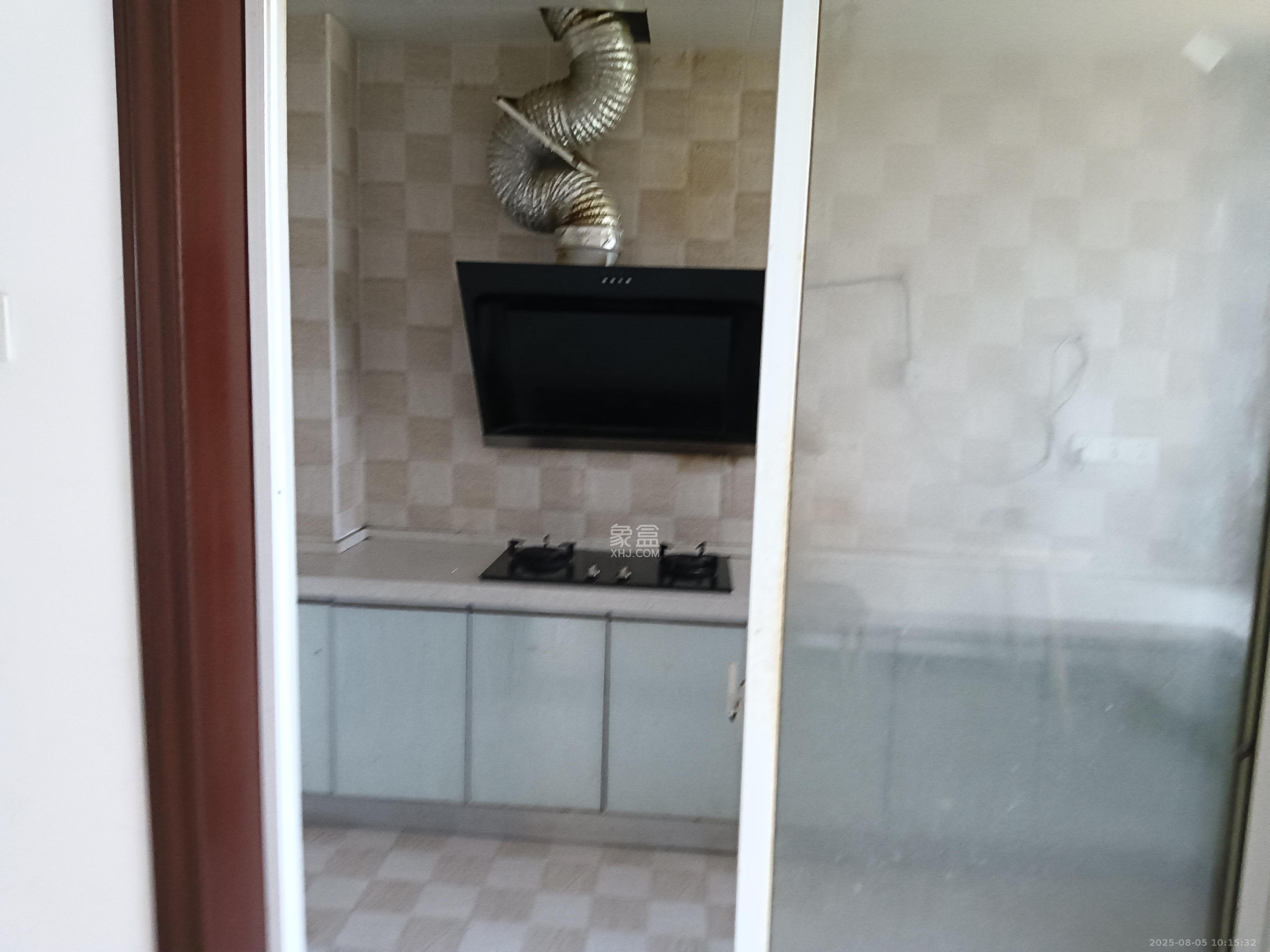 天翼花园（中国电信单位房）  4室2厅2卫    3200.0元/月室内图