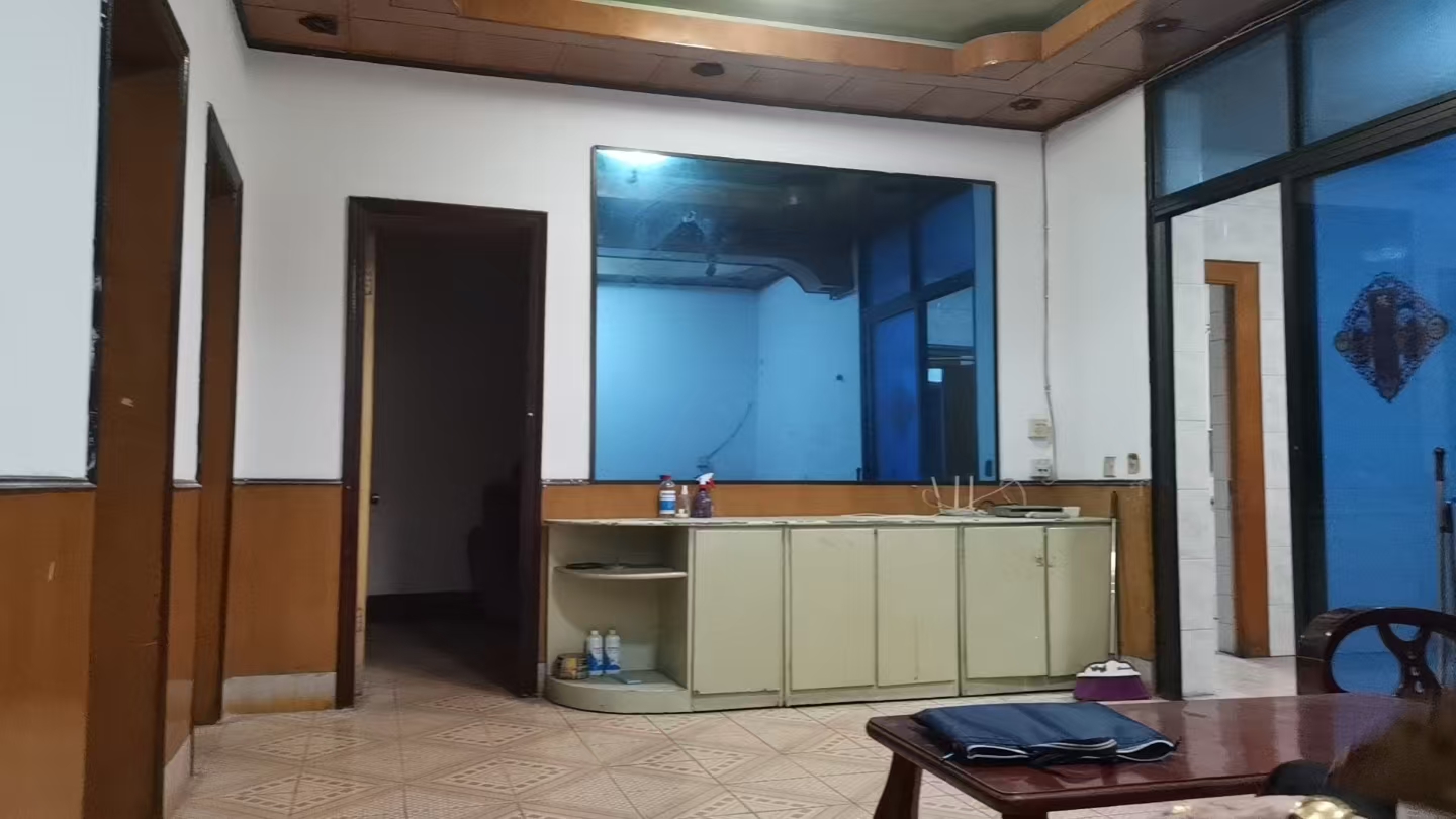 市人大政协机关大院住宅区(老市委) 3室1厅1卫 1000.0元/月 市人大政协机关大院住宅区(老市委) 3室1厅1卫 1000.0元/月户型图