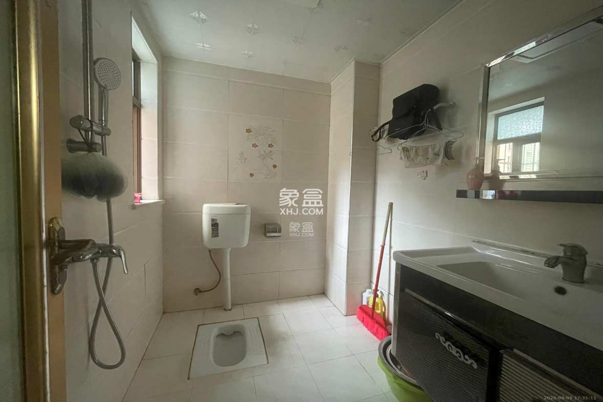 四季星城 3室2厅2卫 1800.0元/月 四季星城 3室2厅2卫 1800.0元/月室内图