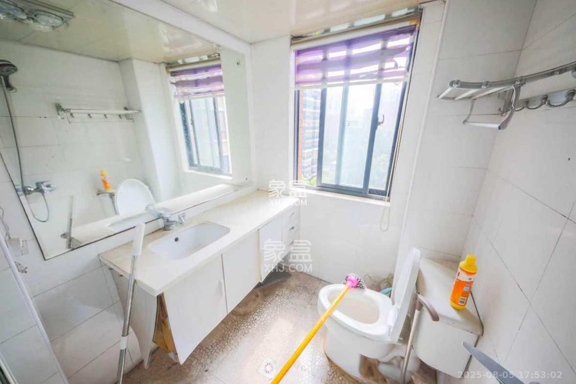 天城泰祥苑  2室2厅1卫    2000.0元/月 天城泰祥苑  2室2厅1卫    2000.0元/月室内图