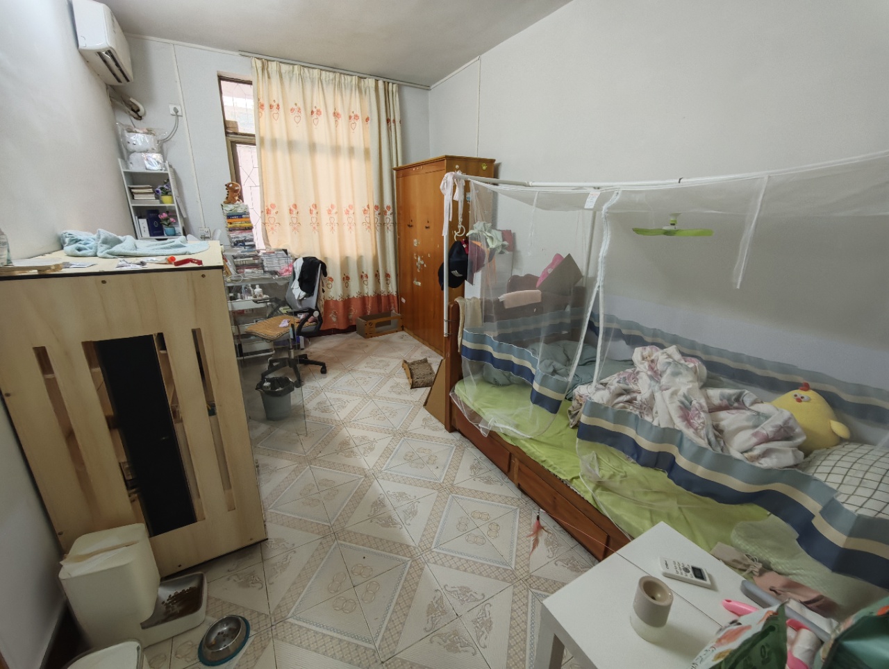 琼山区政府大院 3室2厅1卫 1500.0元/月 琼山区政府大院 3室2厅1卫 1500.0元/月室内图