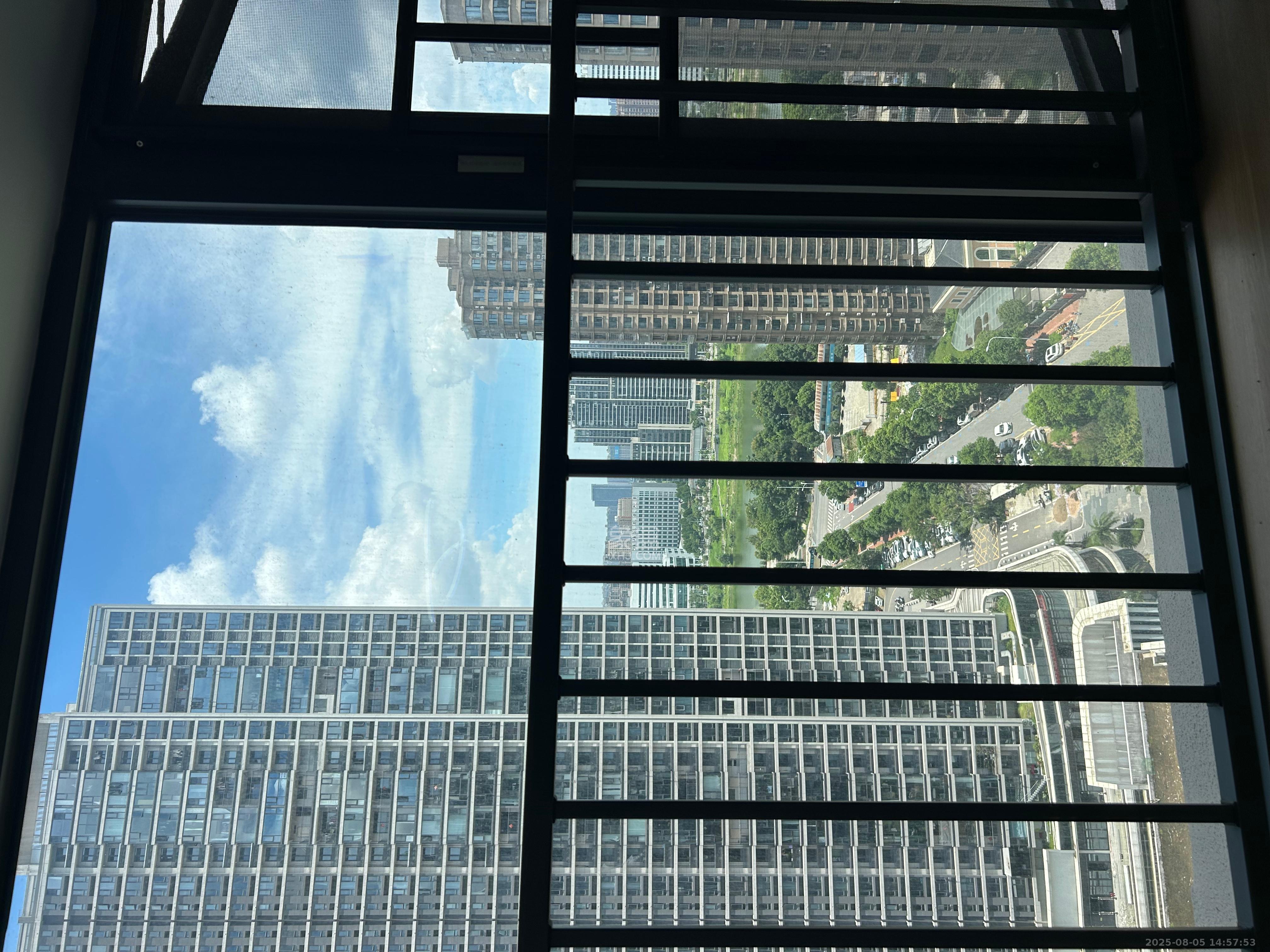 保利中环广场(保利中悦苑) 2室0厅0卫 1600.0元/月 保利中环广场(保利中悦苑) 2室0厅0卫 1600.0元/月室内图