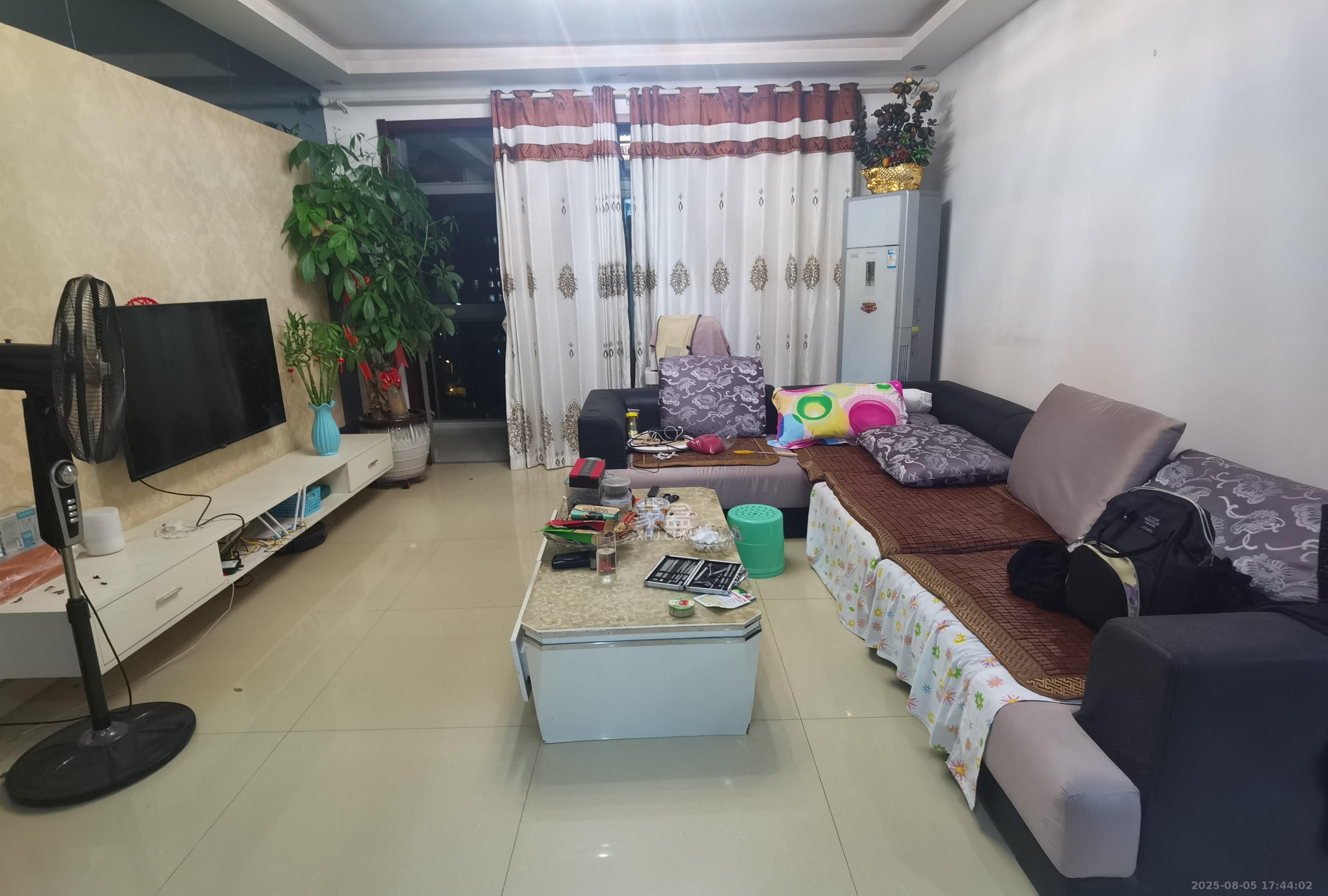 新城新世界一二三期  4室2厅2卫    3800.0元/月 新城新世界一二三期  4室2厅2卫    3800.0元/月室内图1