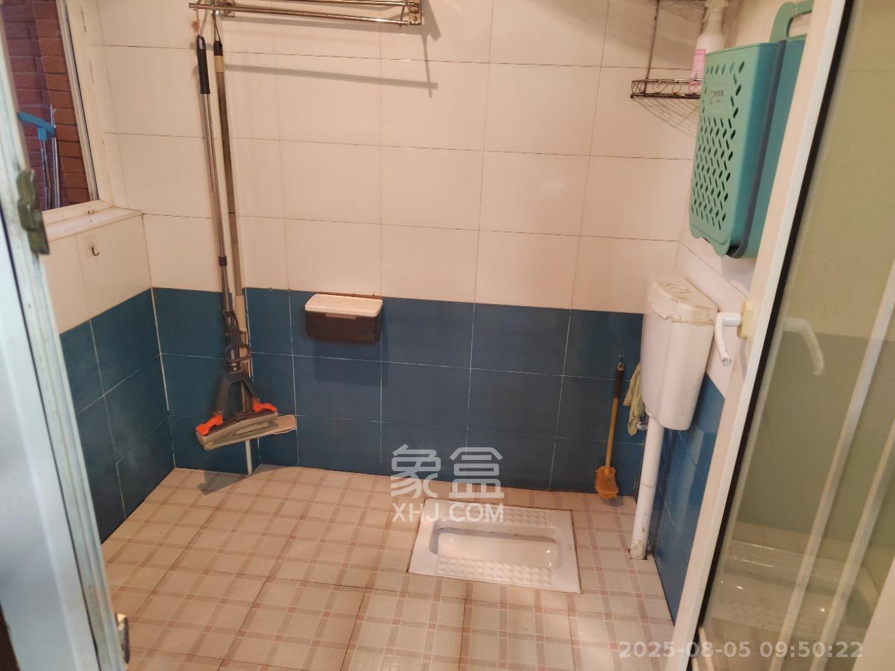 鄱阳小区 3室2厅11卫 1700.0元/月 鄱阳小区 3室2厅11卫 1700.0元/月室内图