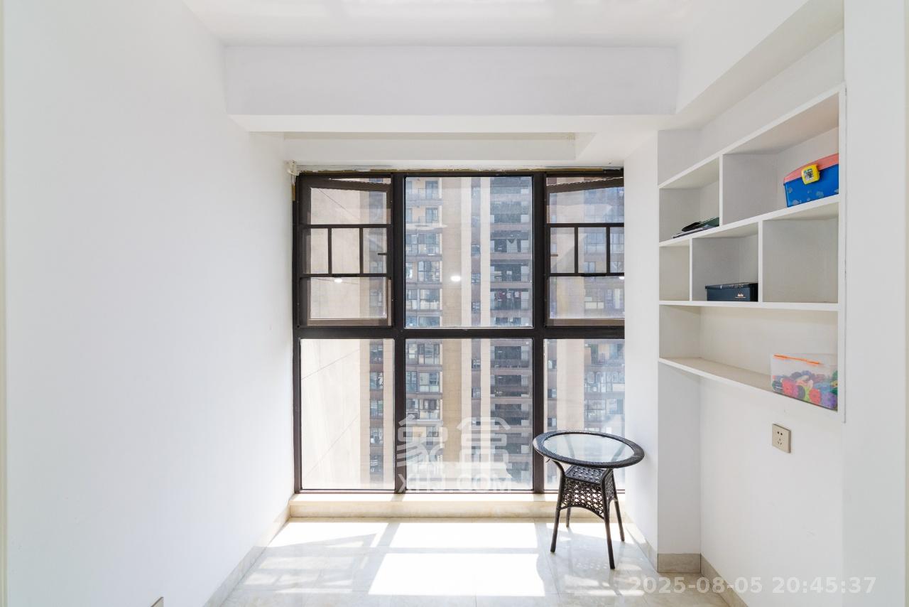 龙湖湘风原著（龙湖湘风星城）  3室2厅1卫    2000.0元/月室内图