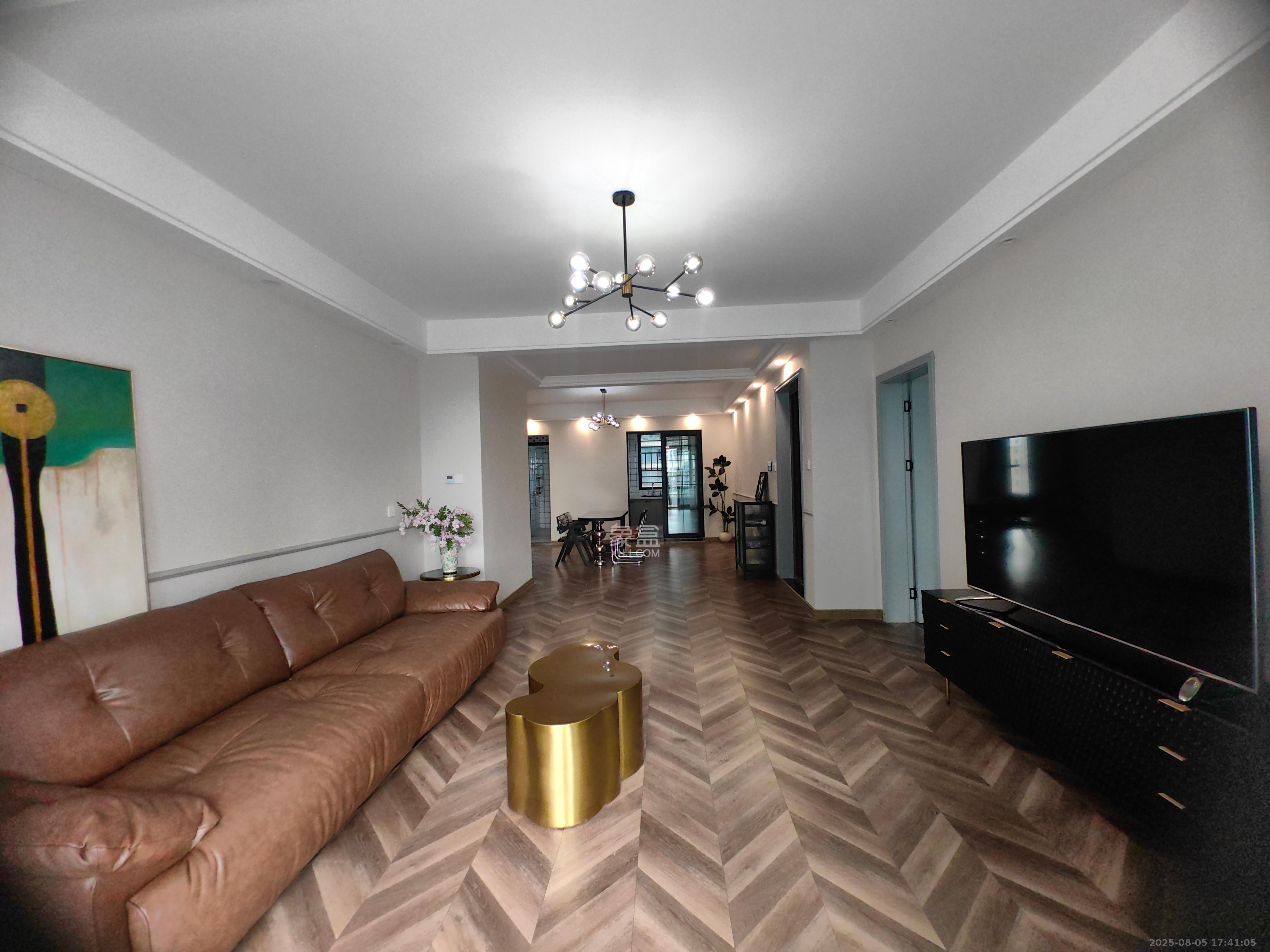 建发央玺(建发泱玺雅苑) 4室2厅1卫 8500.0元/月 建发央玺(建发泱玺雅苑) 4室2厅1卫 8500.0元/月室内图