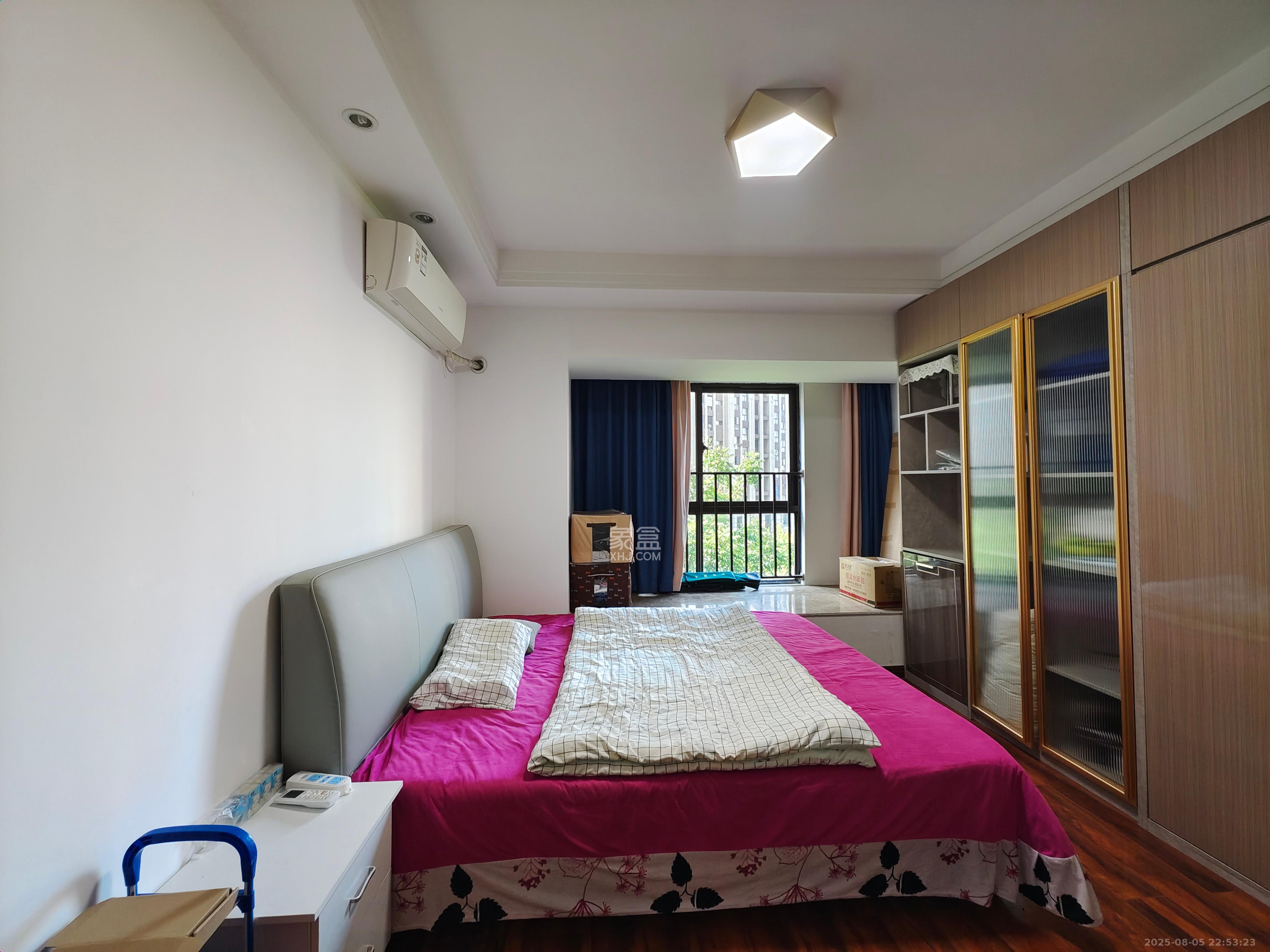 绿地中央广场  3室2厅2卫   3480.00元/月室内图