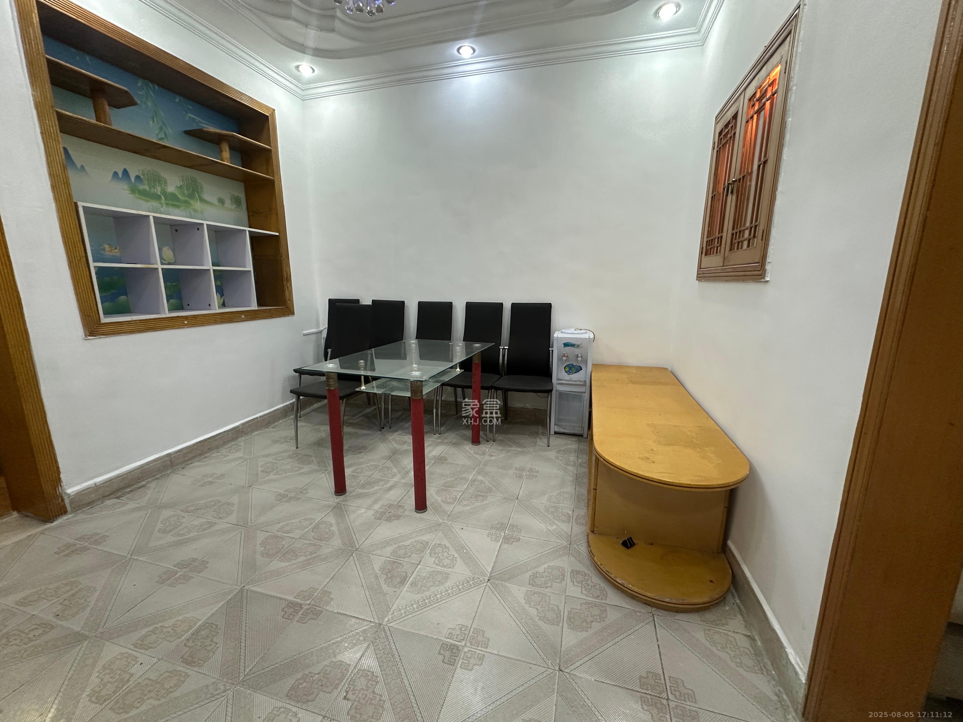 中铁五局家属院(韶山北路295号)  2室1厅1卫    1500.0元/月 中铁五局家属院(韶山北路295号)  2室1厅1卫    1500.0元/月室内图