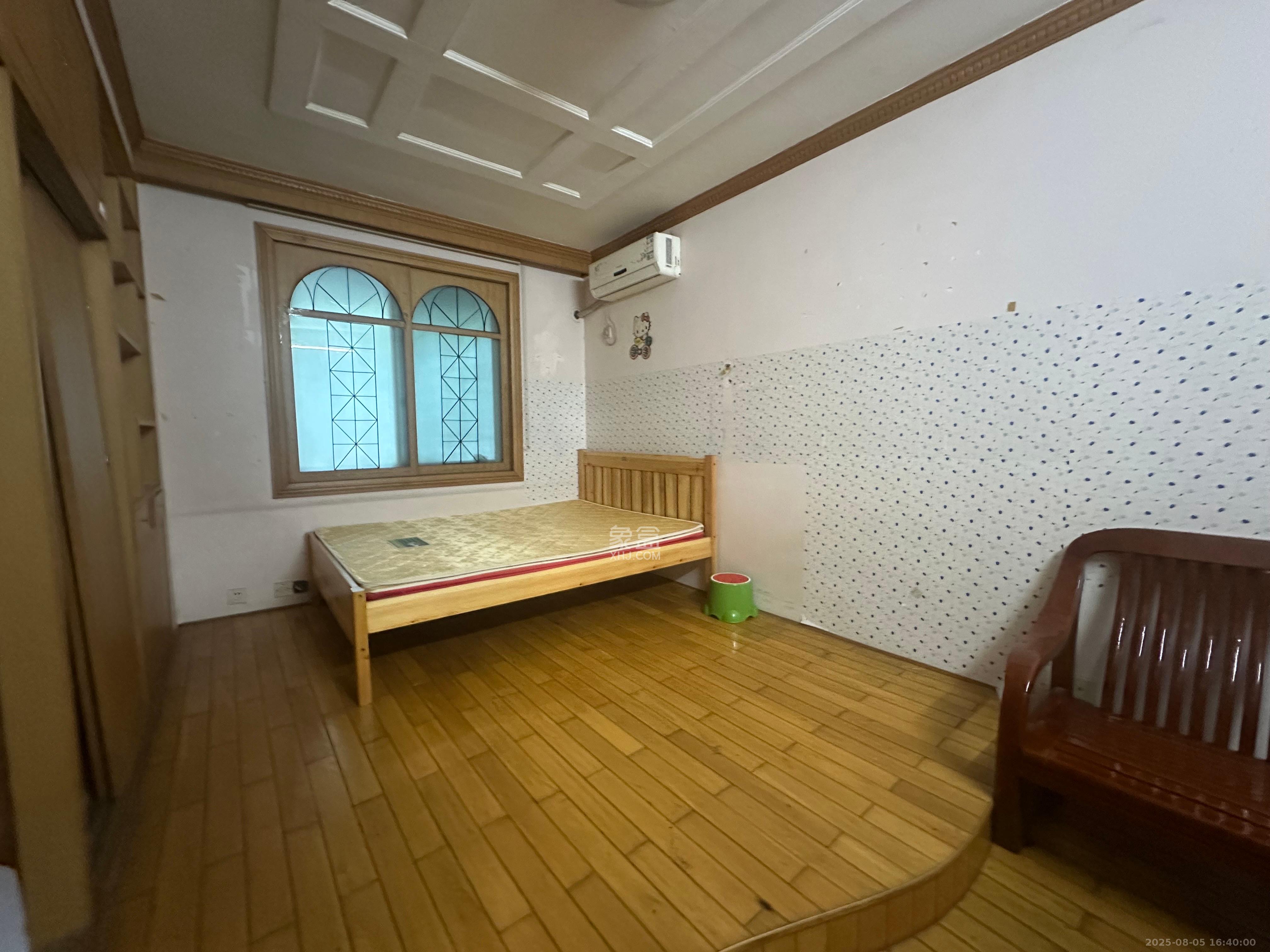 安泰新村  3室1厅2卫   2000.00元/月室内图