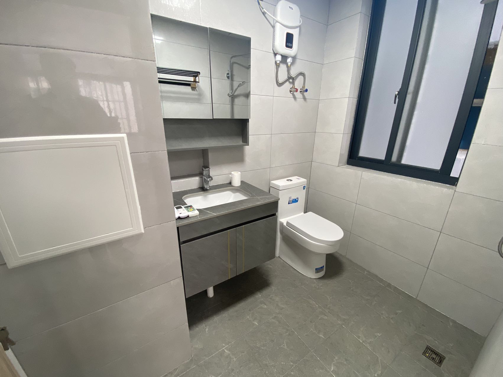 中房高级公寓 4室2厅1卫 4500.0元/月 中房高级公寓 4室2厅1卫 4500.0元/月室内图