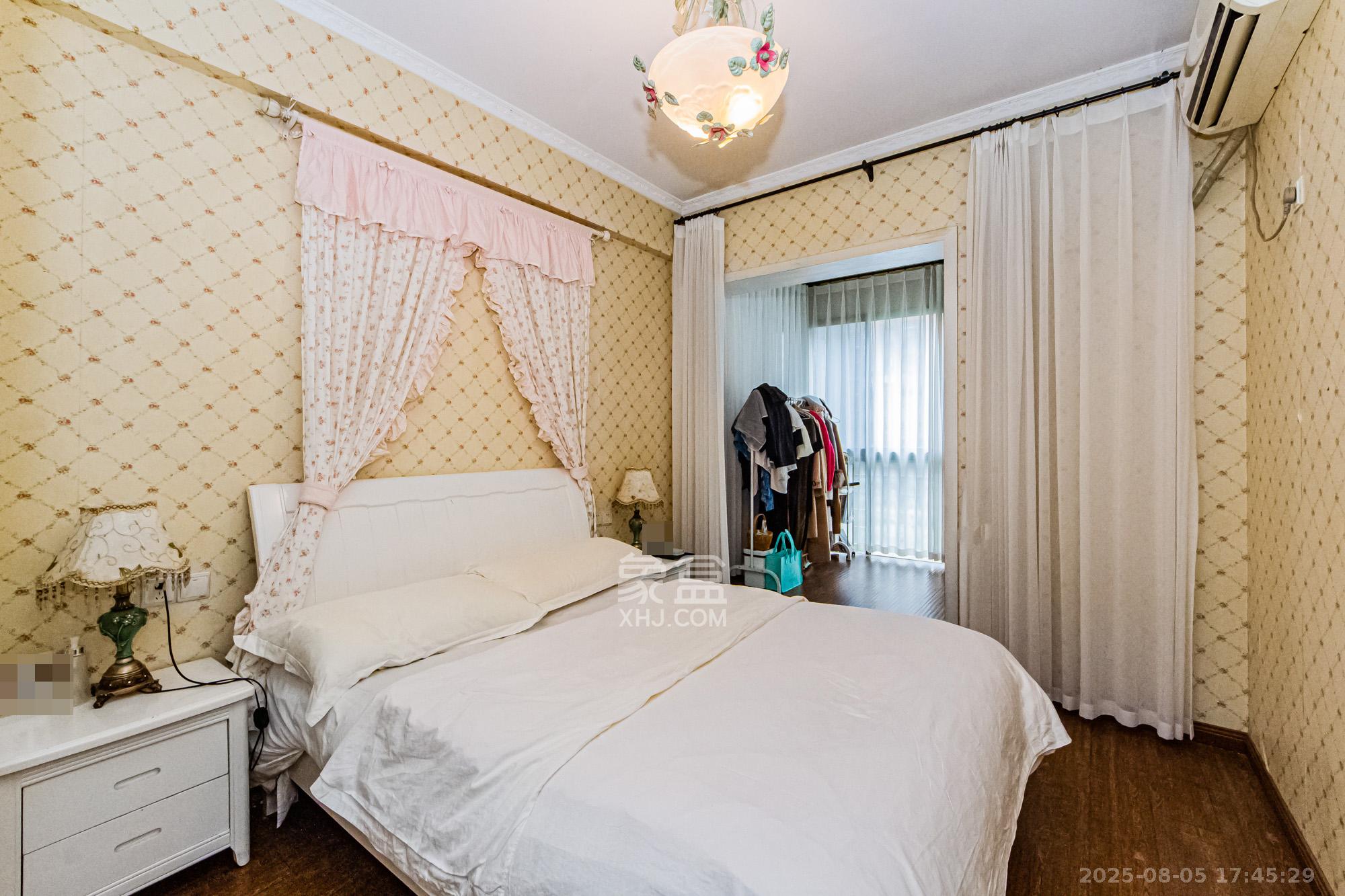 滨江君悦香邸  1室0厅0卫    155.0万 滨江君悦香邸  1室0厅0卫    155.0万卧室