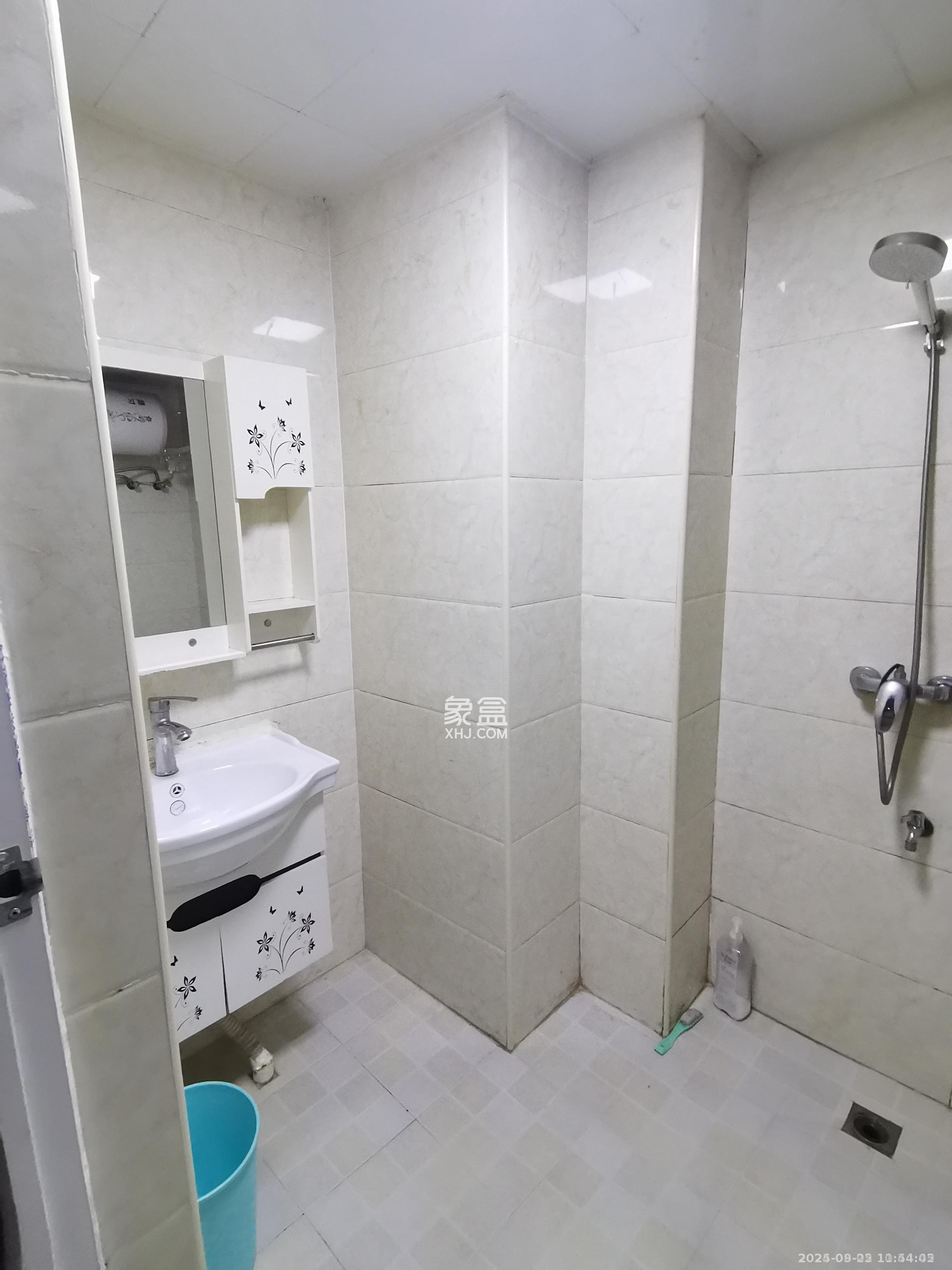 嘉华城(一期) 1室1厅1卫 1350.0元/月 嘉华城(一期) 1室1厅1卫 1350.0元/月室内图