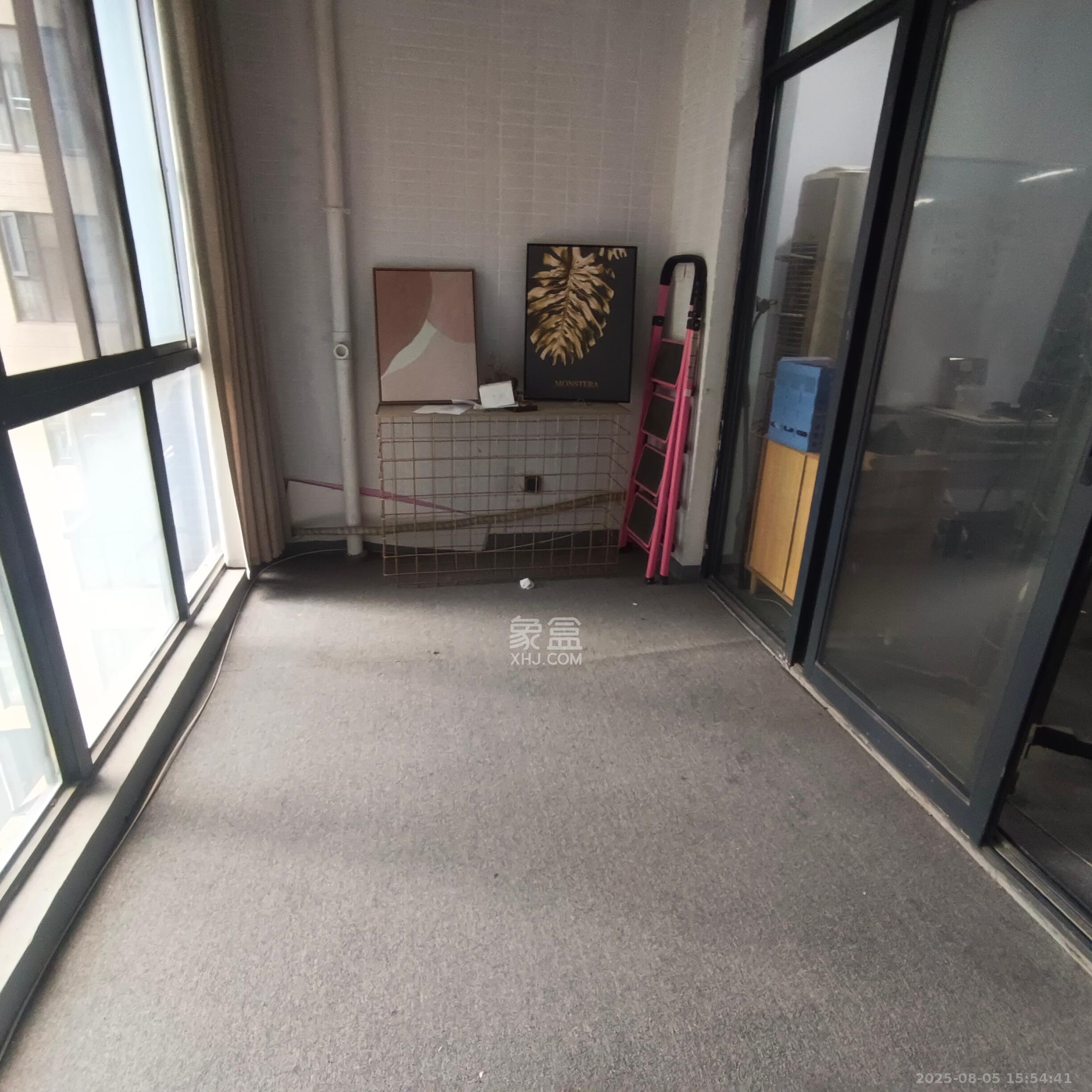 藏珑湖上国际花园 4室2厅2卫 3000.0元/月 藏珑湖上国际花园 4室2厅2卫 3000.0元/月室内图